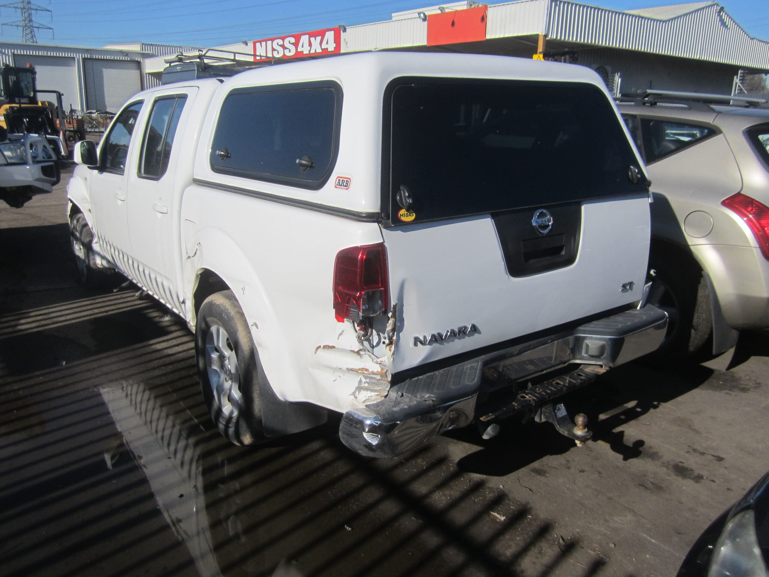 NISSAN NAVARA D40 MNT THAI YD25 WHITE CANOPY 2012 WRECKING