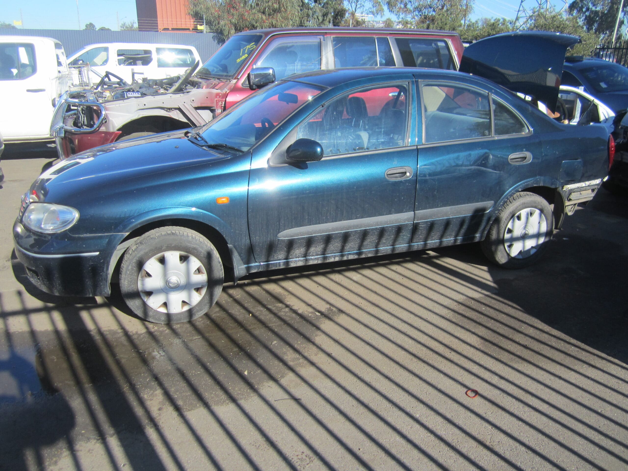 NISSAN PULSAR N16 SEDAN 1.8 2003 WRECKING