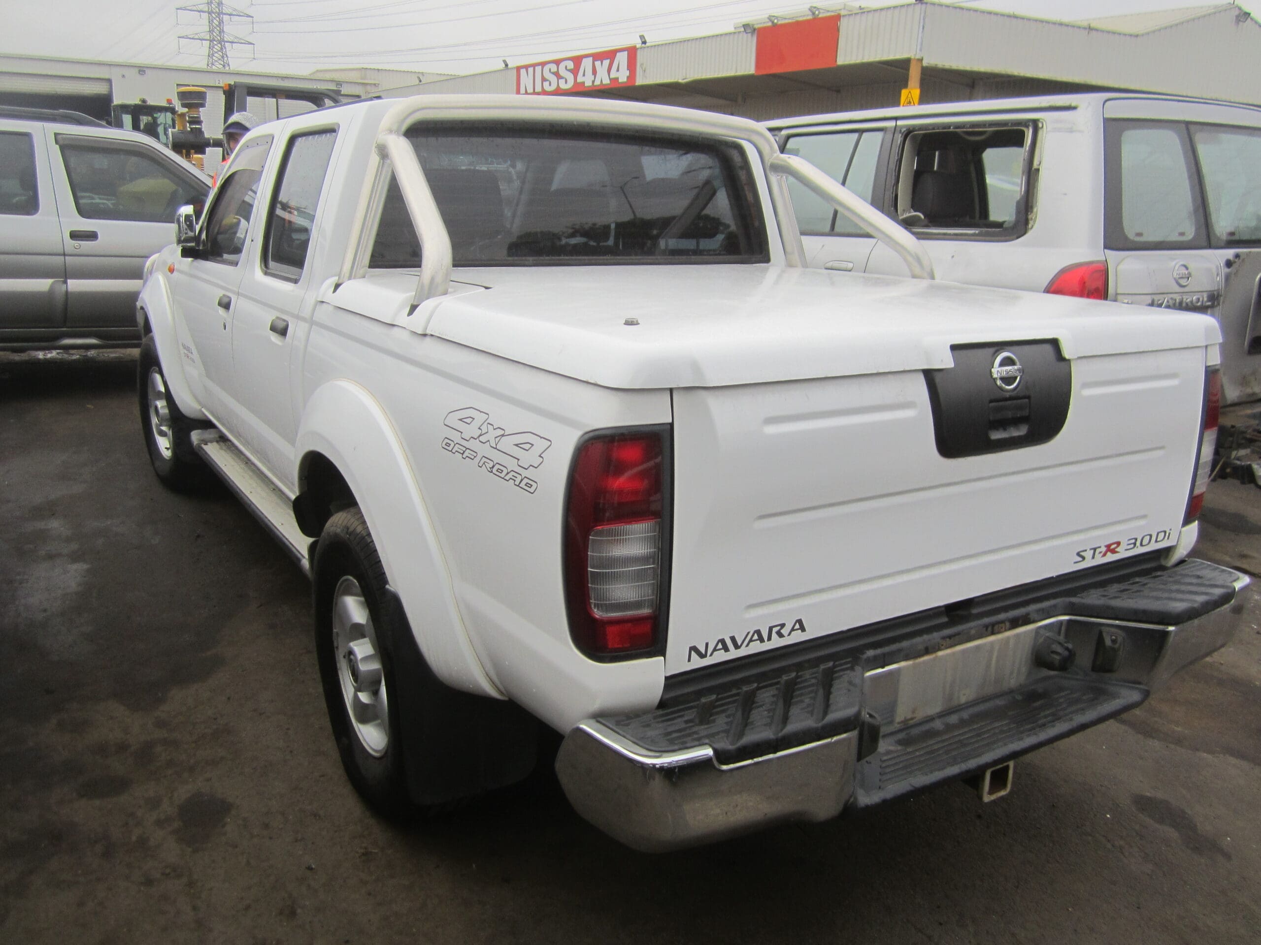 NISSAN NAVARA D22 ST-R ZD30 DIESEL HARD LID WHITE 2005 WRECKING