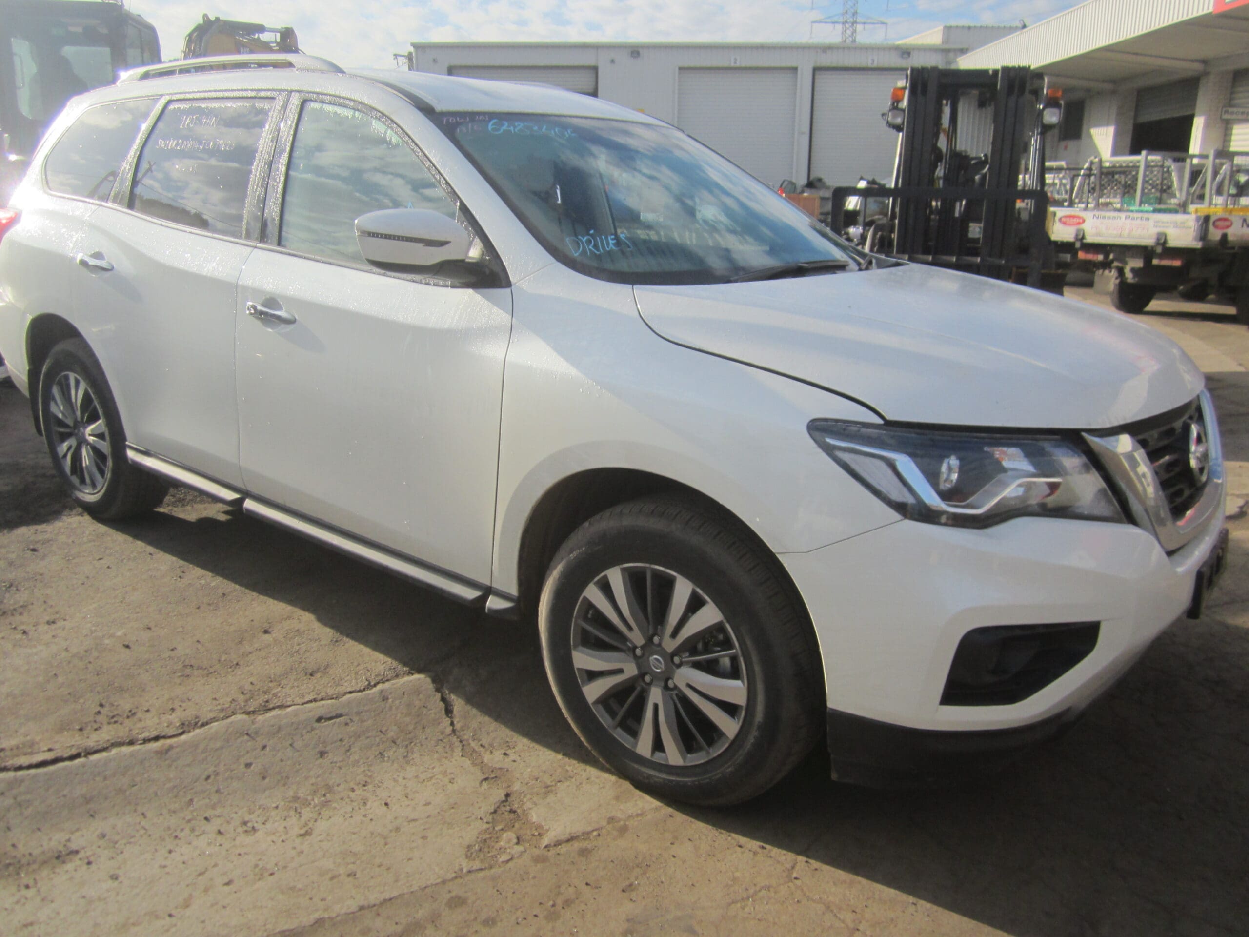 NISSAN PATHFINDER R52 VQ35 AUTO WHITE 2018 WRECKING