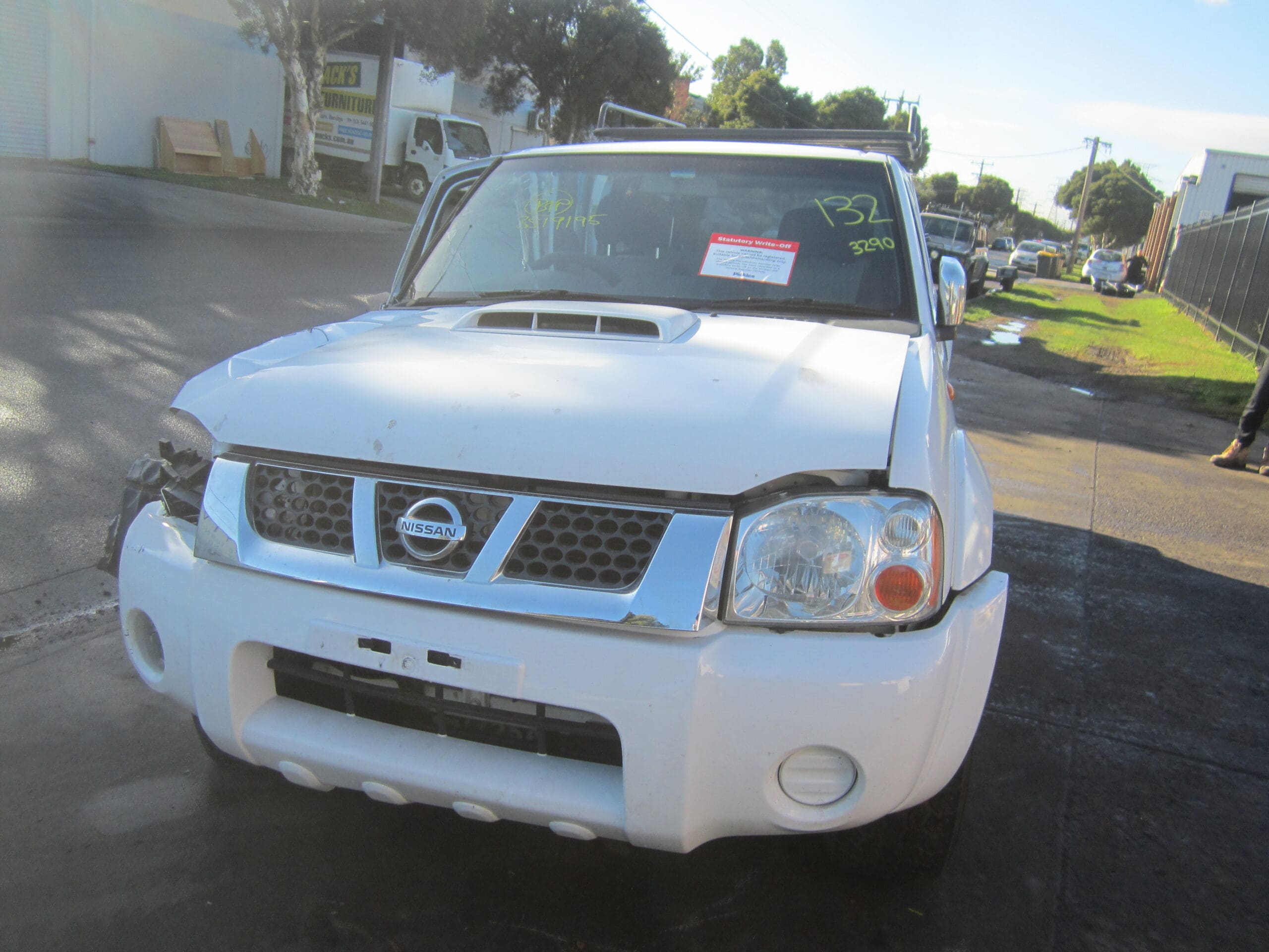 NISSAN NAVARA D22 ST-R YD25 DIESEL WHITE 2010 WRECKING
