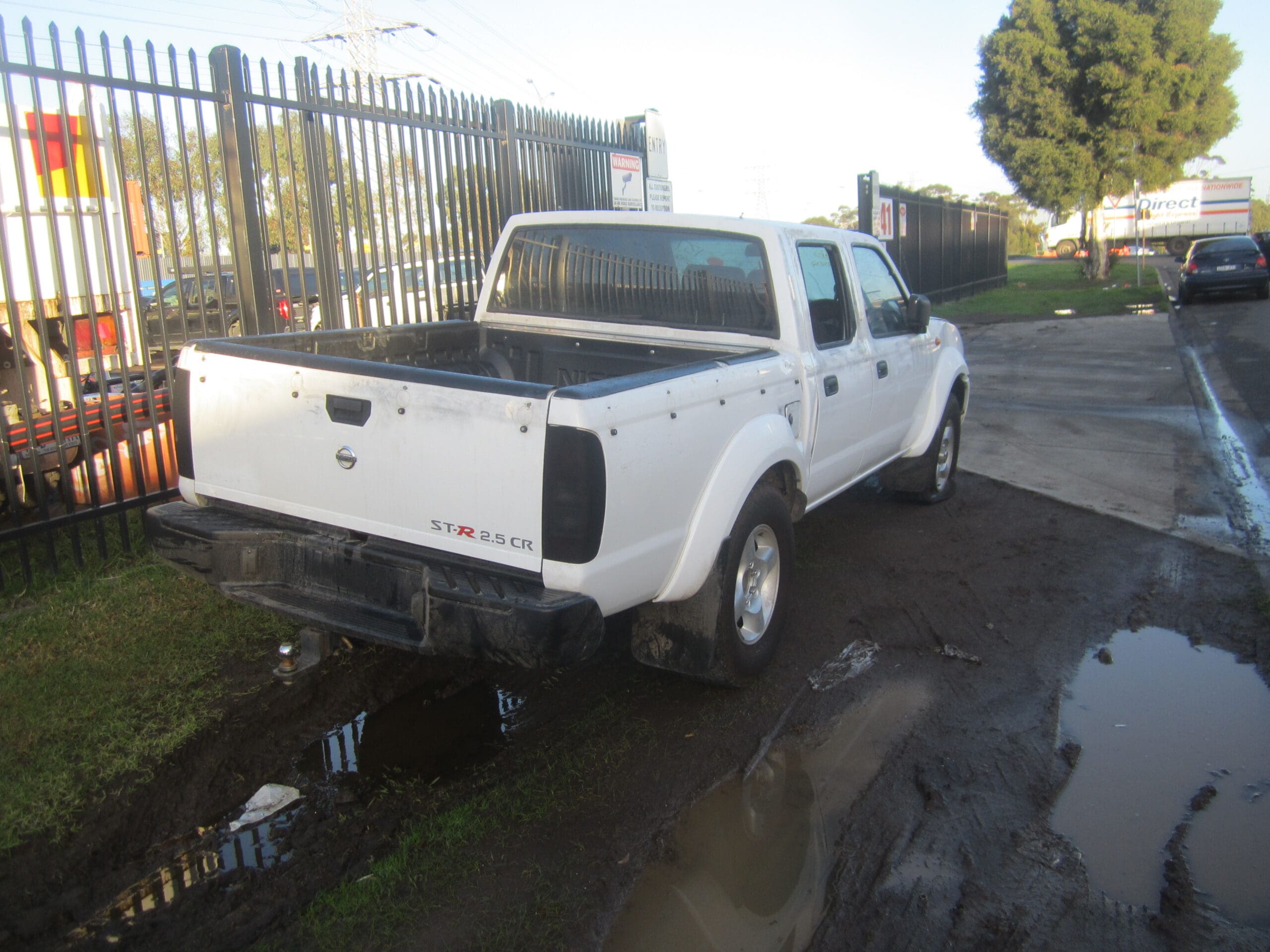 NISSAN NAVARA D22 YD25 DIESEL DUALCAB 4X4 WHITE 2011 WRECKING