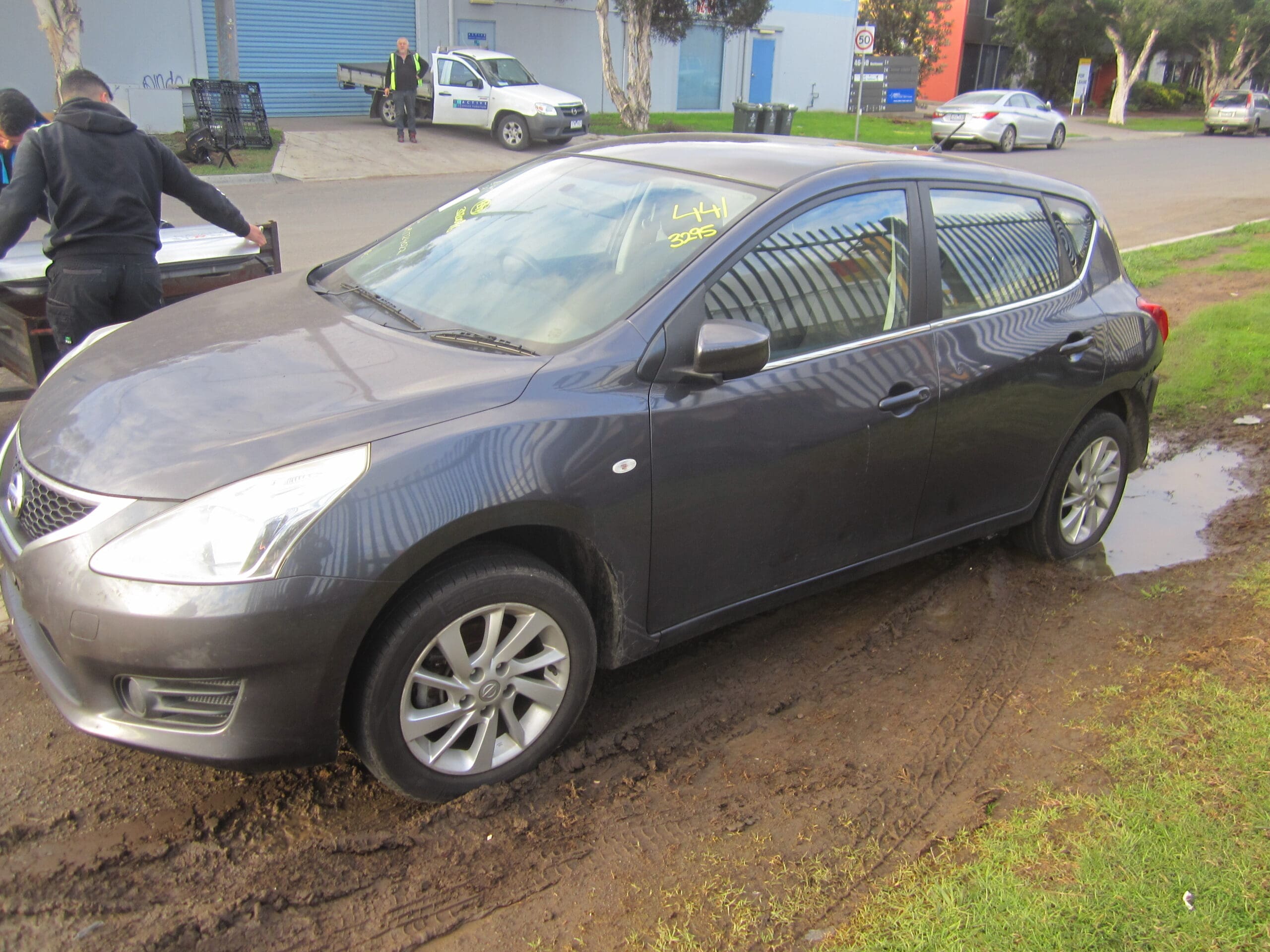 NISSAN PULSAR C12 1.8 MANUAL ST GREY 2015 WRECKING