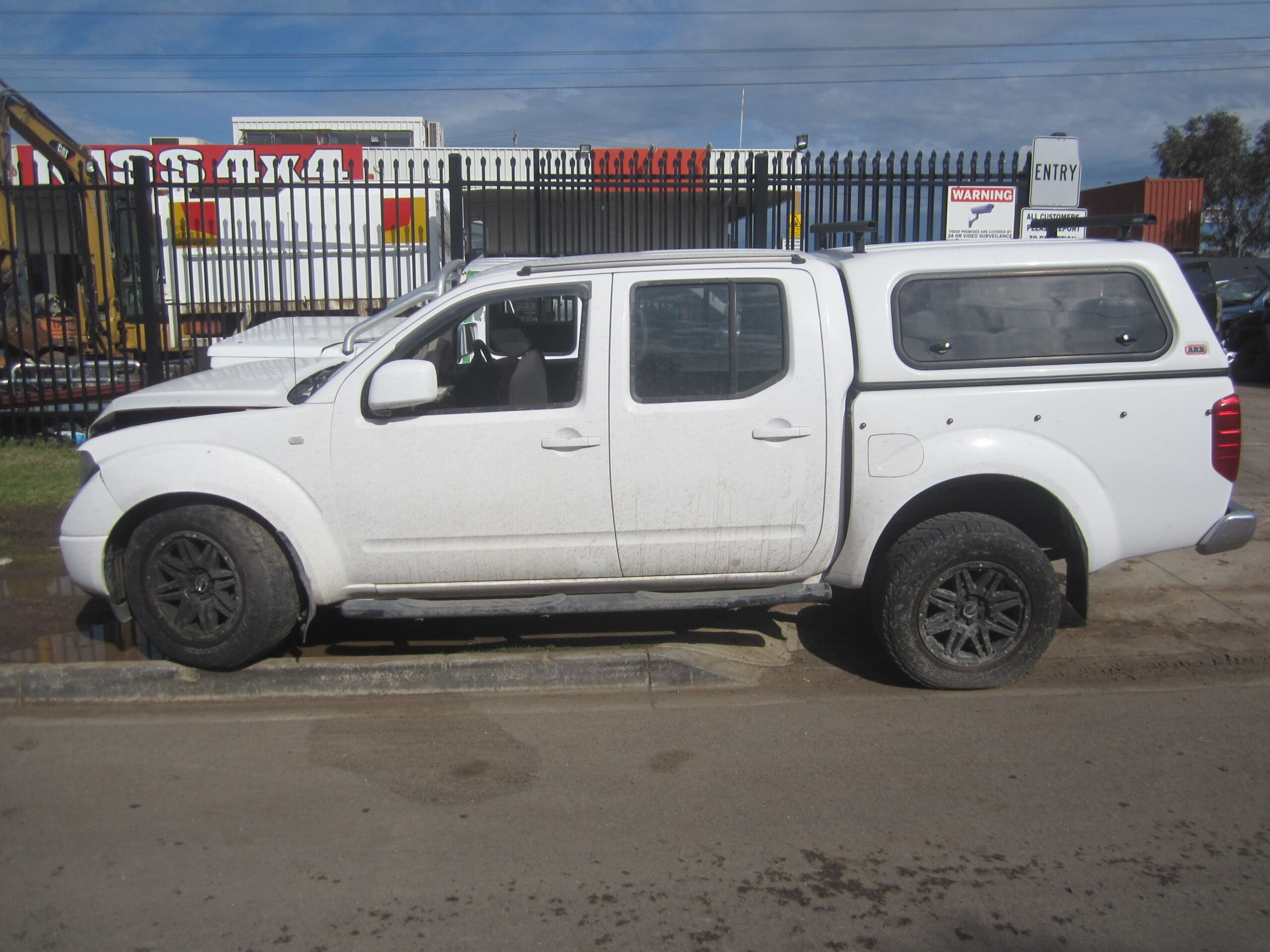 NISSAN NAVARA D40 MNT THAI YD25 DIESEL WHITE 2009 WRECKING