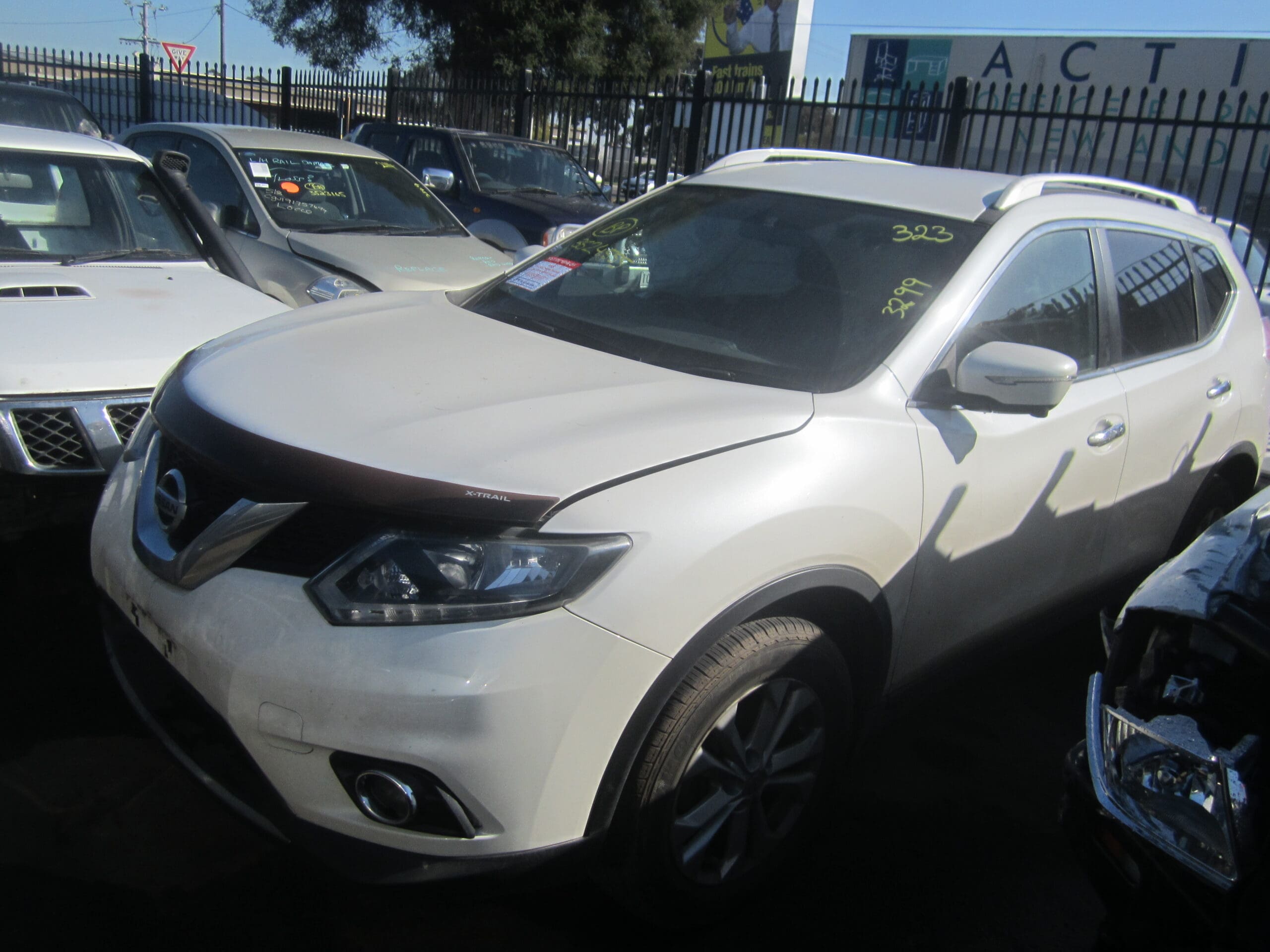 NISSAN X-TRAIL T32 ST-L 4X4 WHITE 2016 WRECKING