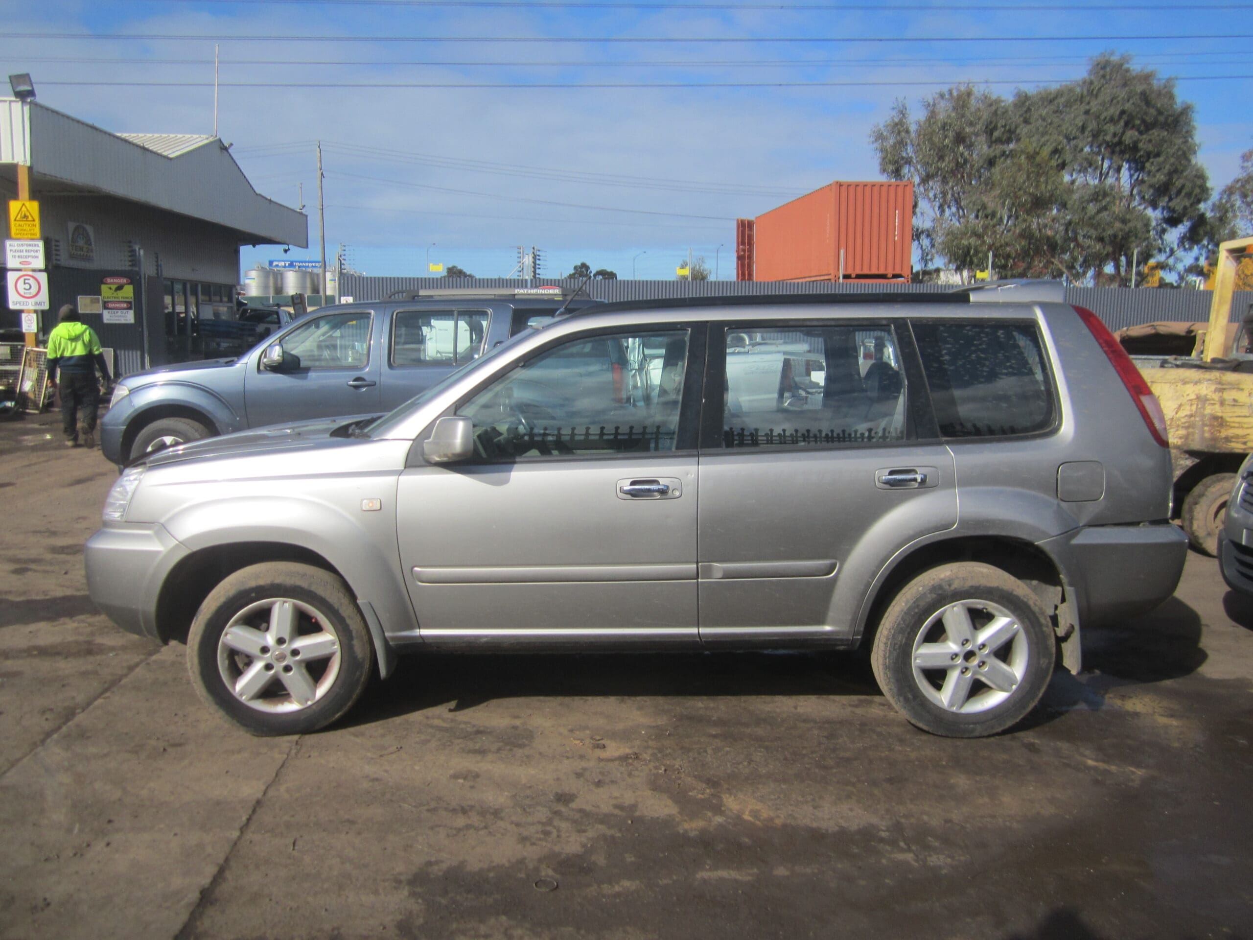 NISSAN X-TRAIL T30 QR25 4X4 2004 WRECKING