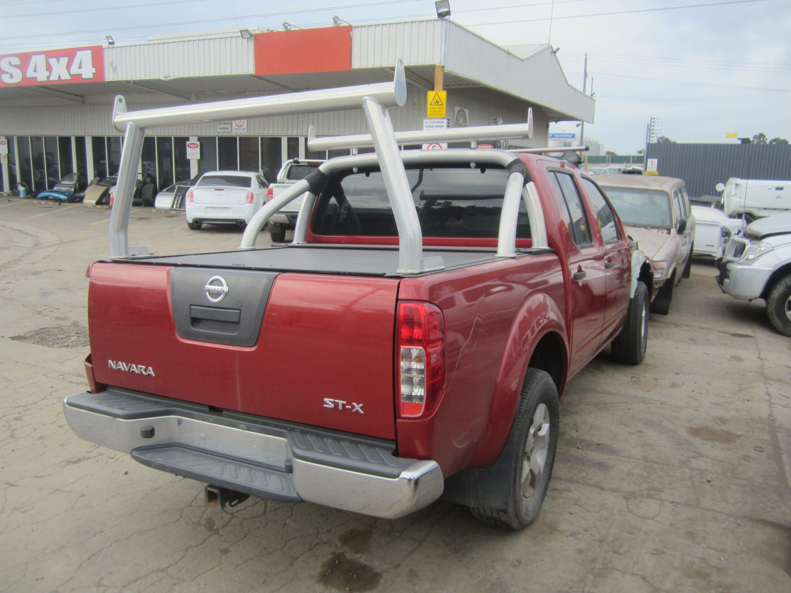 NISSAN NAVARA D40 VSK YD25 DIESEL RED 2008 WRECKING