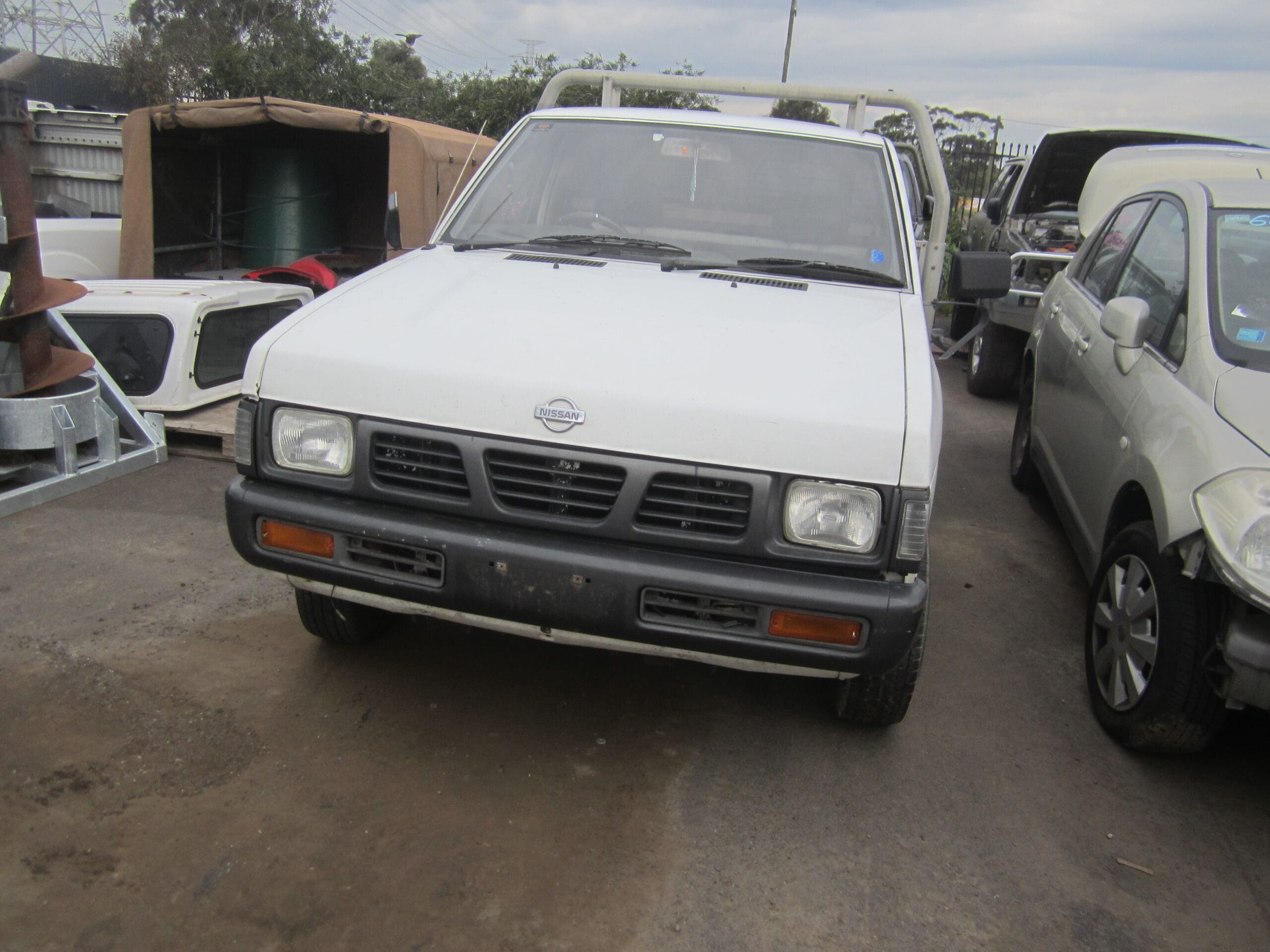 NISSAN NAVARA D21 SINGLE CAB UTE 2.4 PETROL WHITE WRECKING