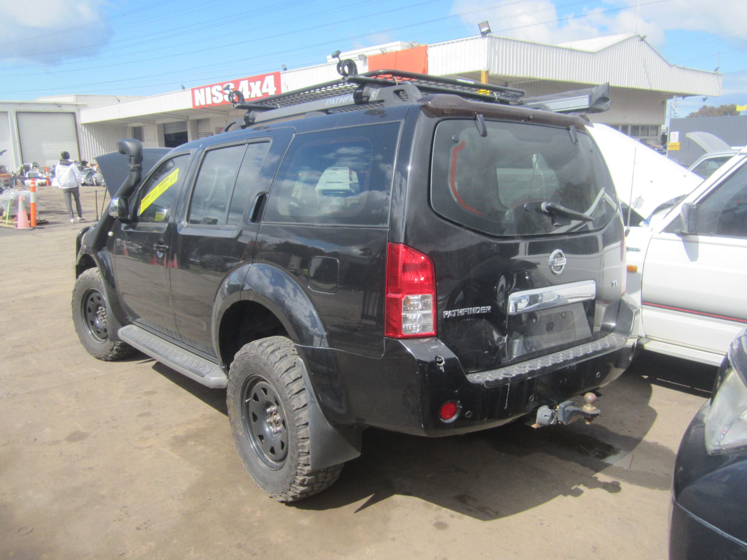 NISSAN PATHFINDER R51 Ti YD25 DIESEL BLACK 2006 WRECKING