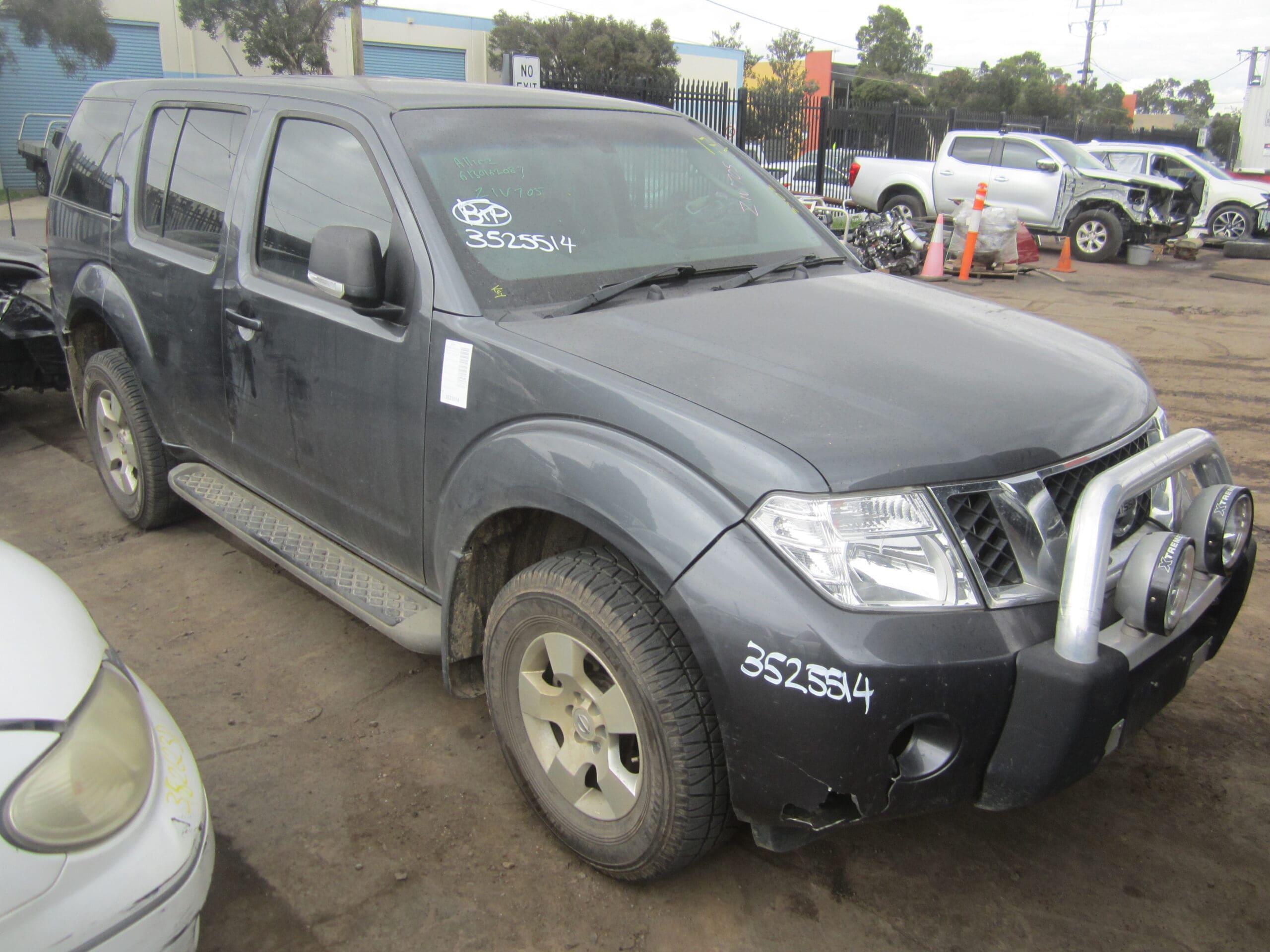 NISSAN PATHFINDER R51 YD25 DIESEL NUDGE BAR 2007 WRECKING