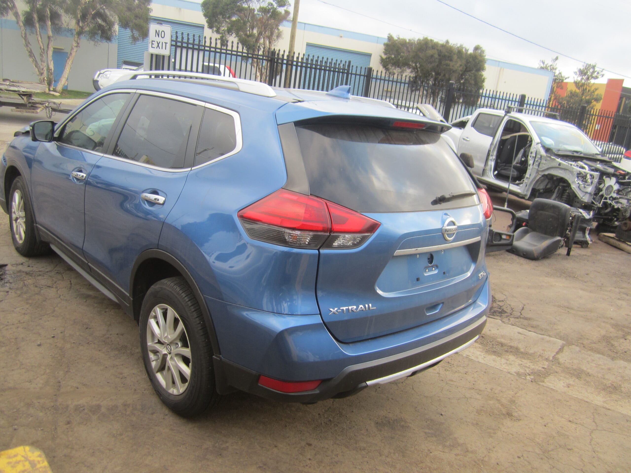 NISSAN X-TRAIL T32 ST-L 2WD PETROL QR25 2018 WRECKING