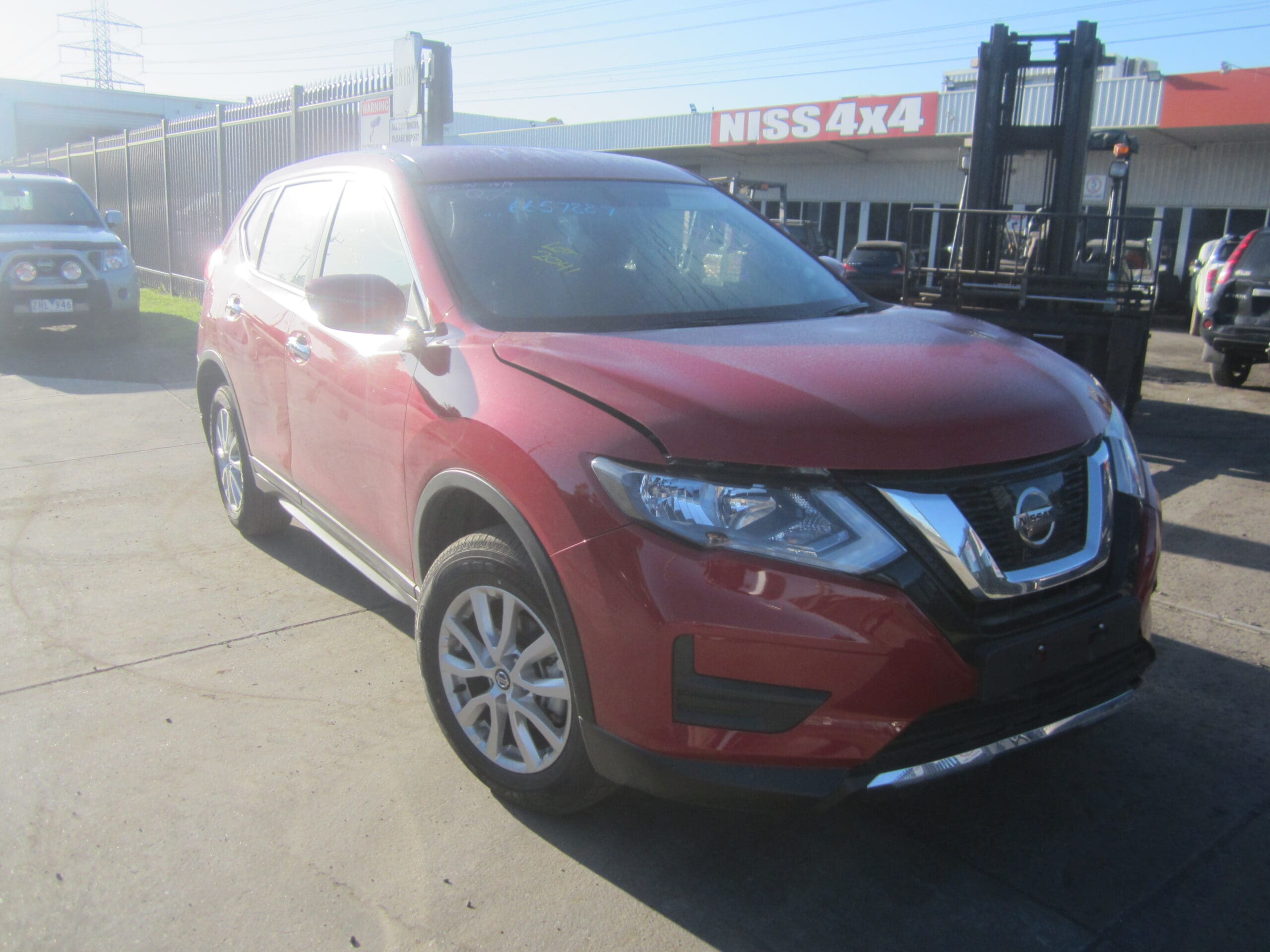 NISSAN X-TRAIL T32 ST 4WD QR25 PETROL RED 2018 WRECKING