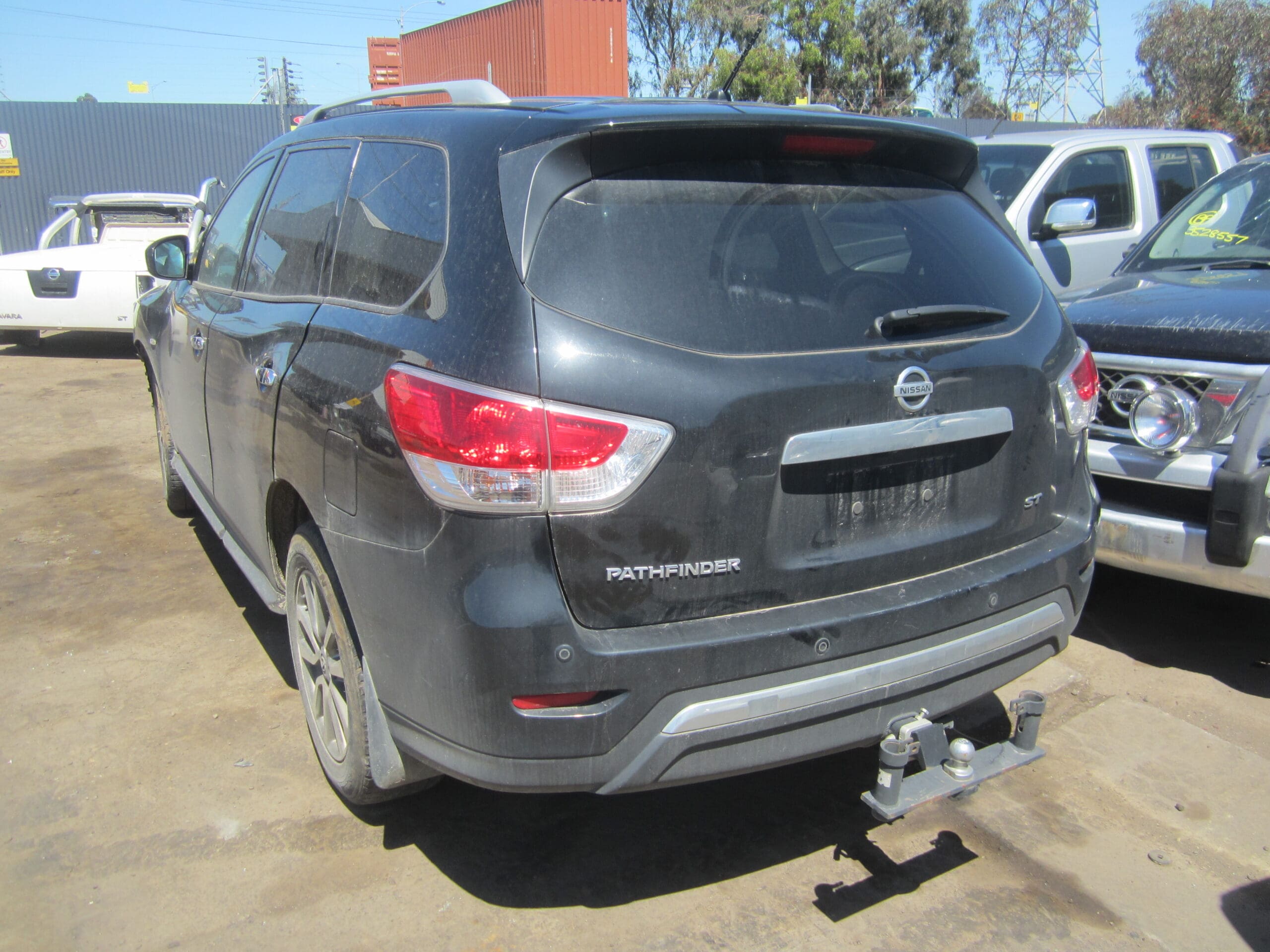 NISSAN PATHFINDER R52 ST VQ35 V6 BLACK 2015 WRECKING
