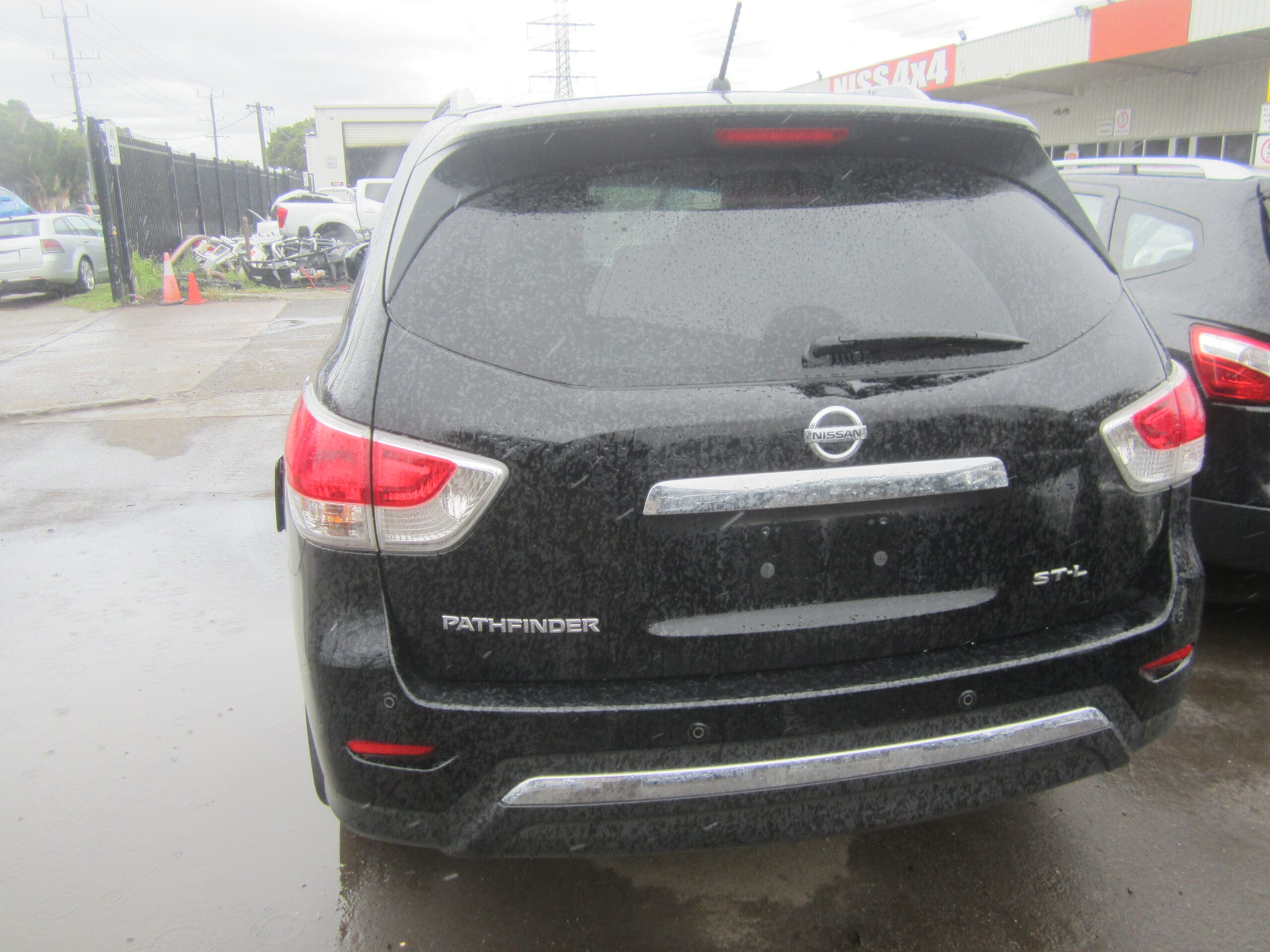 NISSAN PATHFINDER R52 ST-L VQ35 PETROL AUTO BLACK 2015 WRECKING