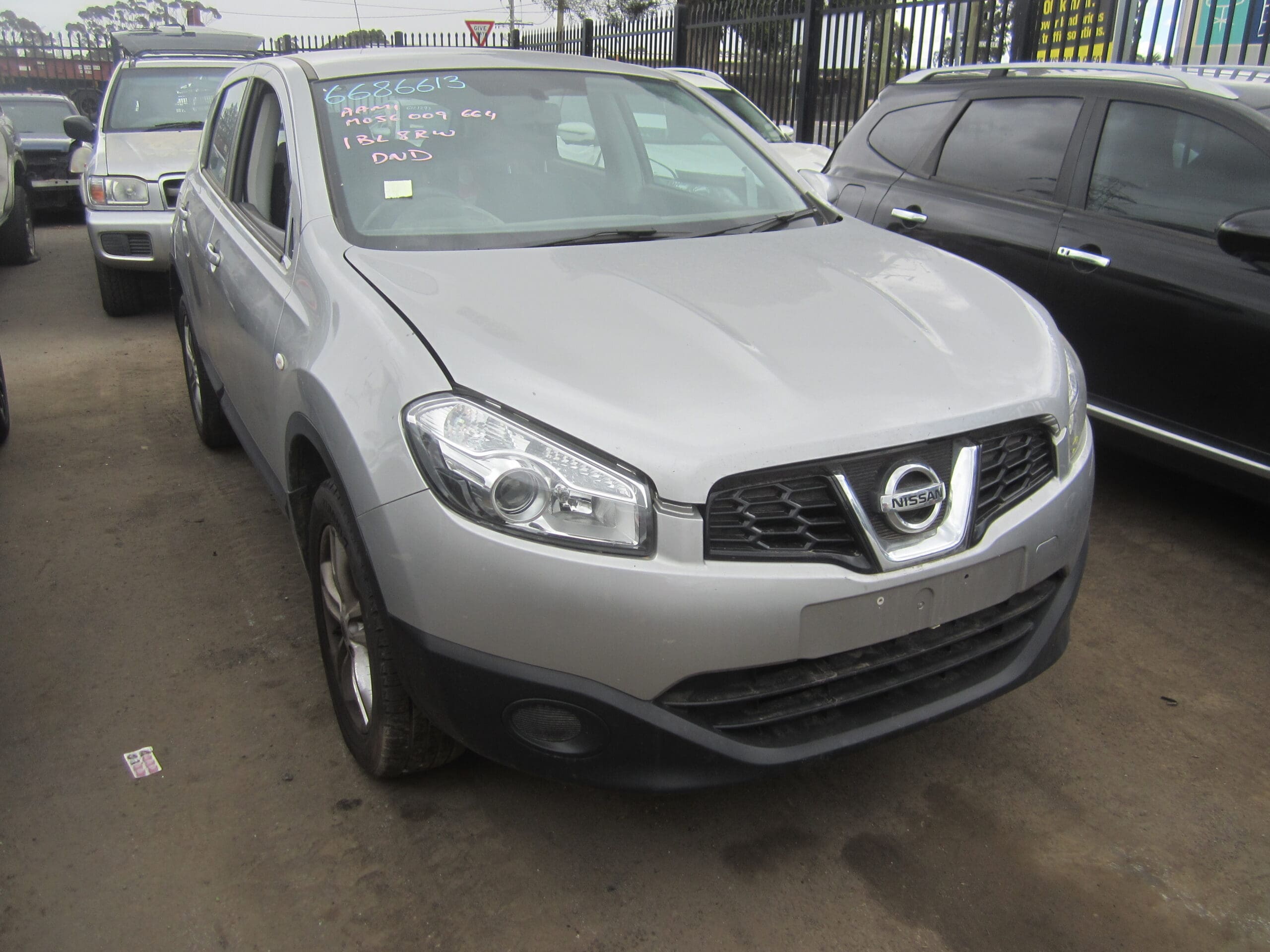 NISSAN DUALIS J10 ST 2.0 PETROL SILVER 2010 WRECKING