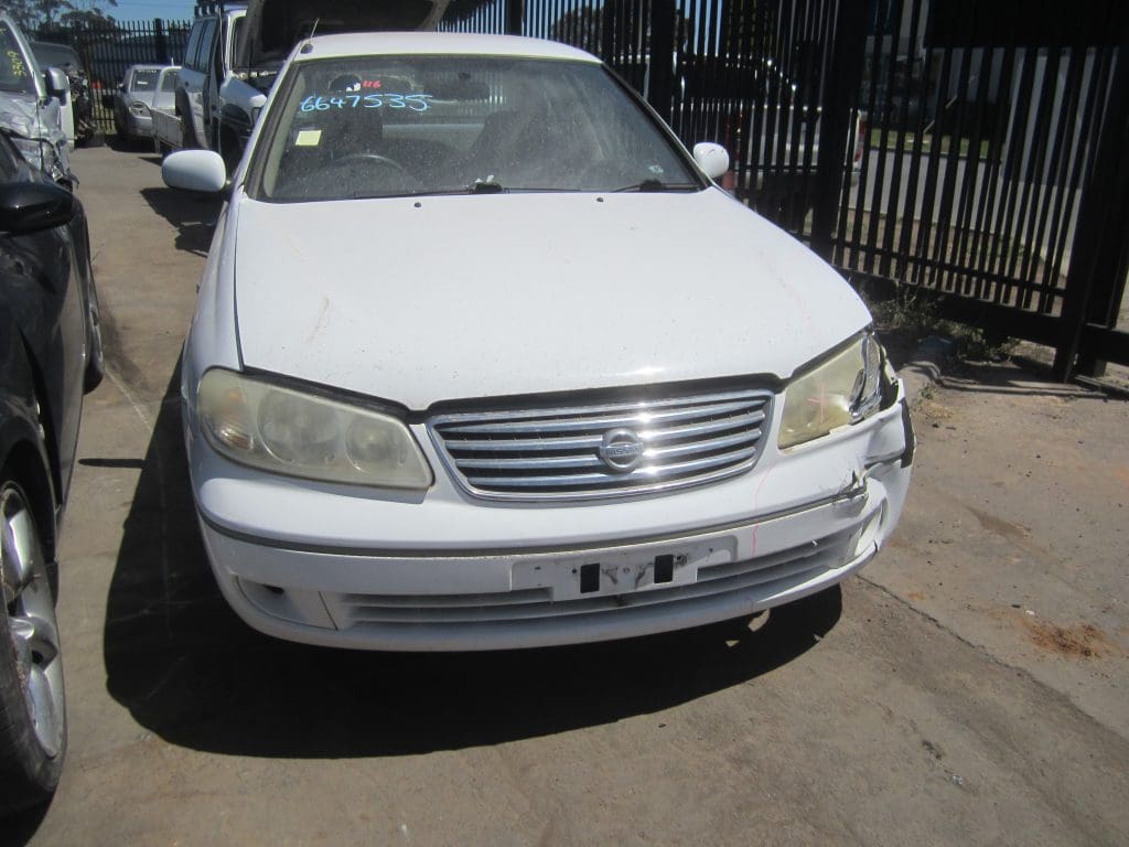 NISSAN PULSAR N16 SEDAN 1.8 SERIES 2 2005 WHITE WRECKING