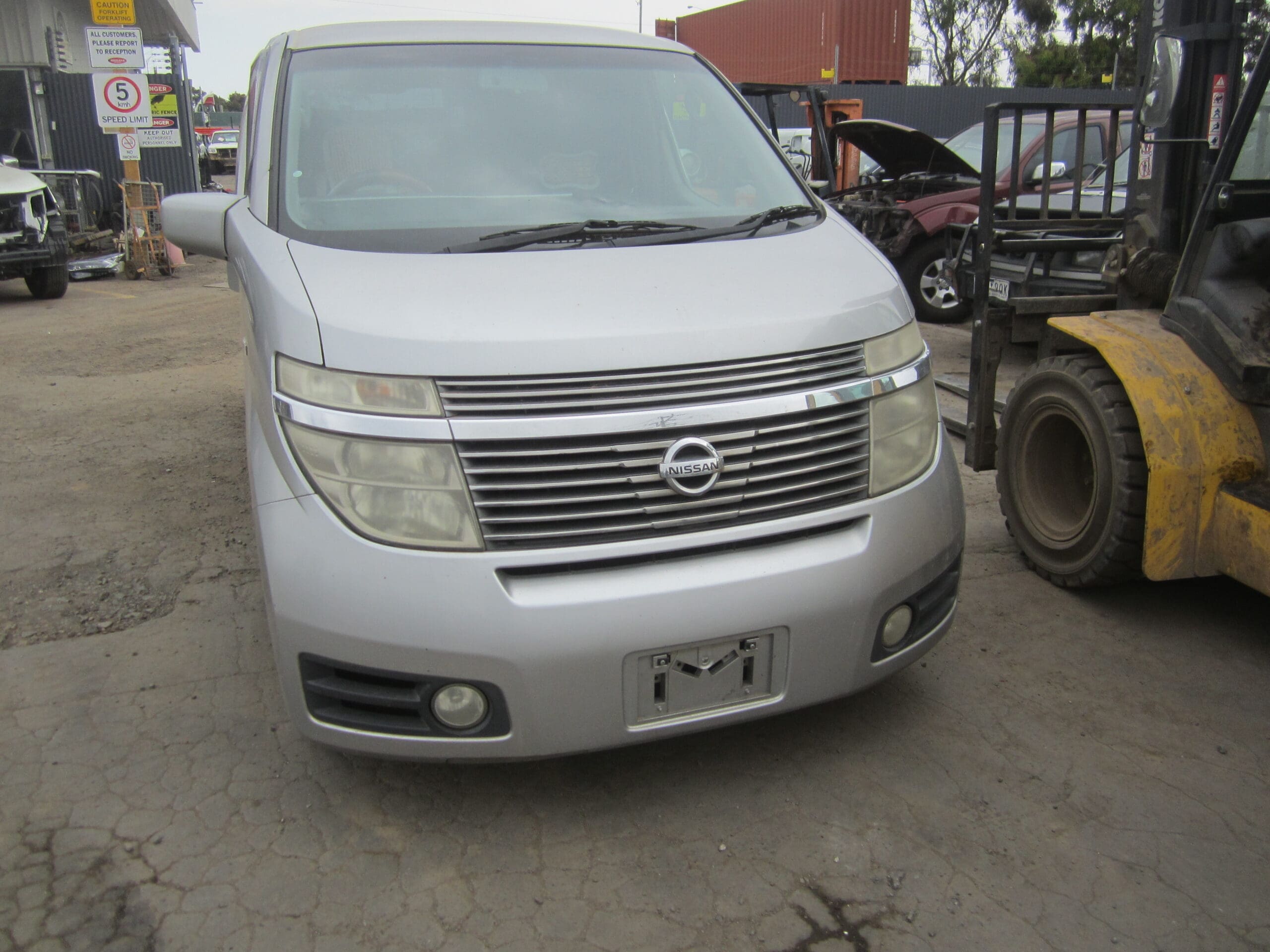 NISSAN ELGRAND E51 VQ35 2002-2009 SILVER WRECKING