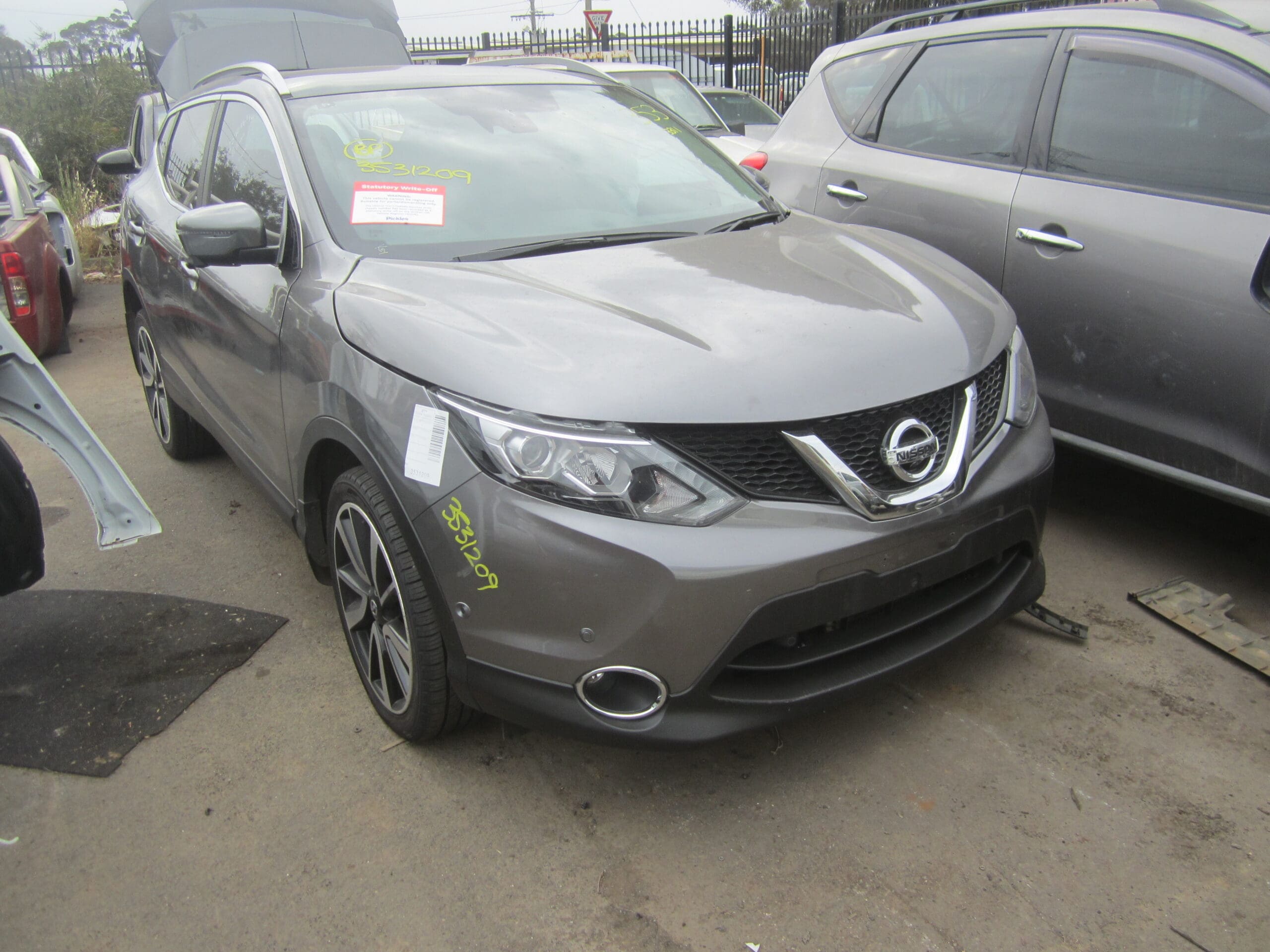 NISSAN QASHQAI J11 Ti 2.0 GREY 2015 WRECKING