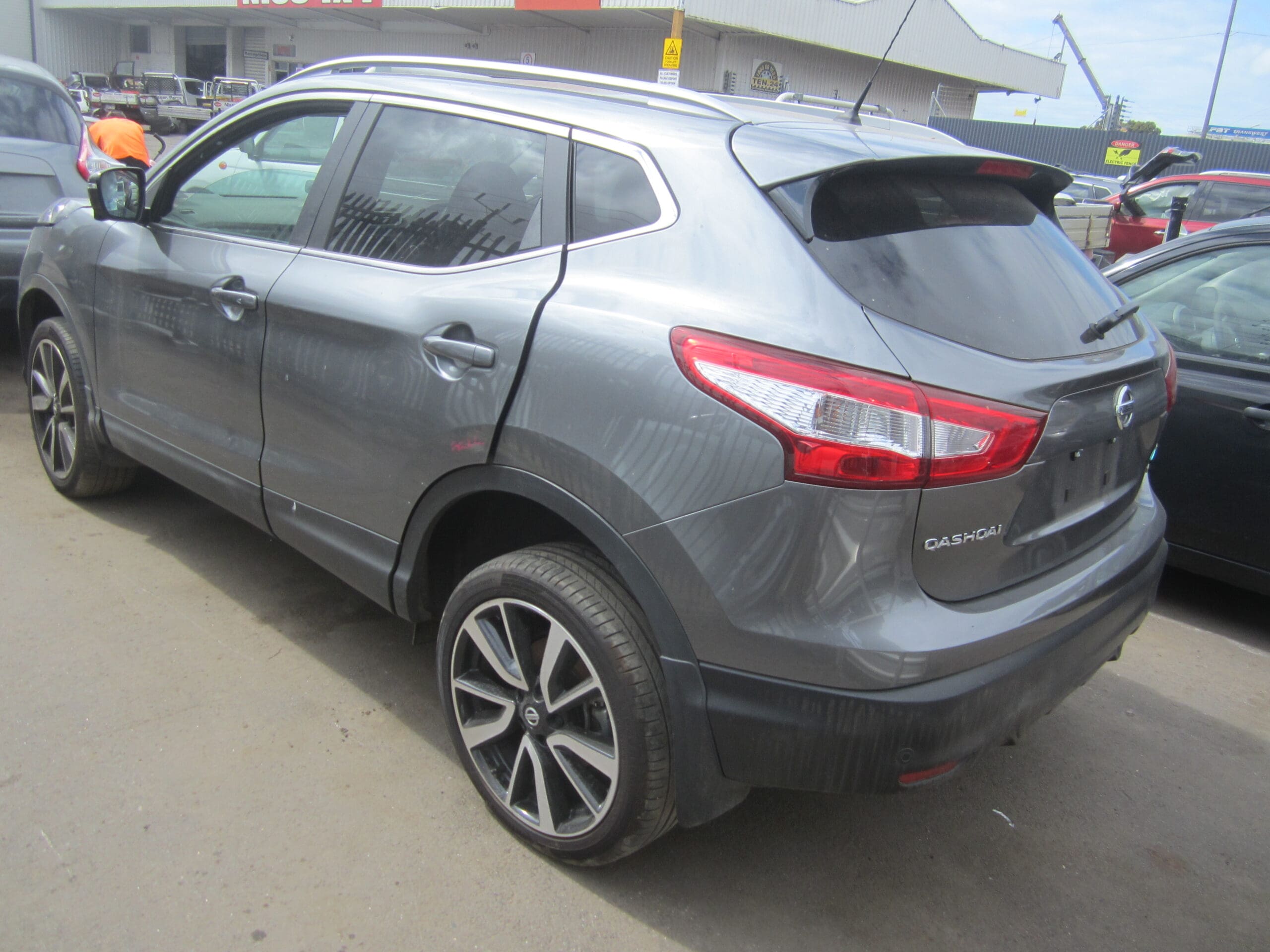 NISSAN QASHQAI J11 Ti AUTO GREY 2015 WRECKING