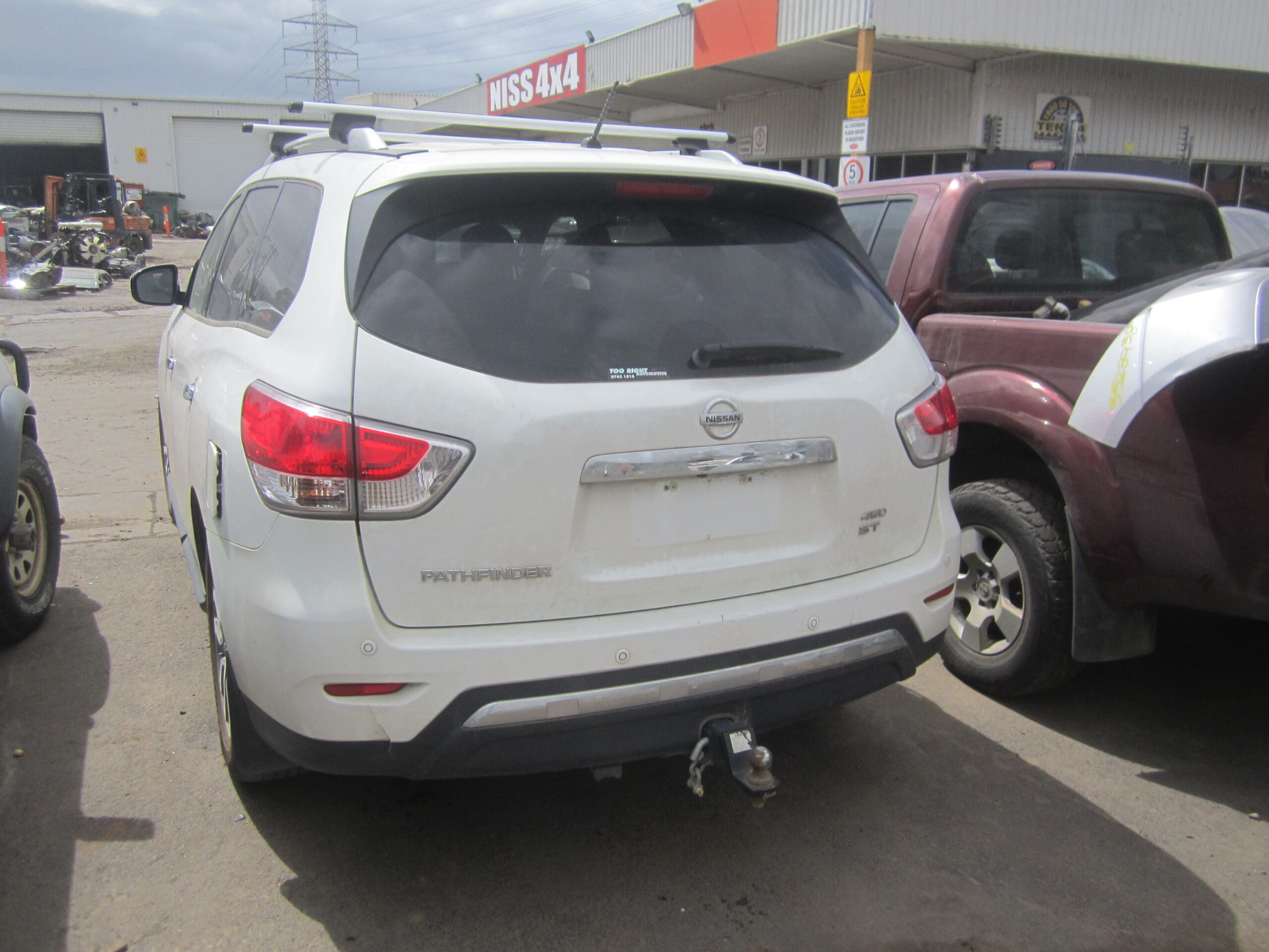 NISSAN PATHFINDER R52 ST 4WD V6 AUTO WHITE 2013 WRECKING