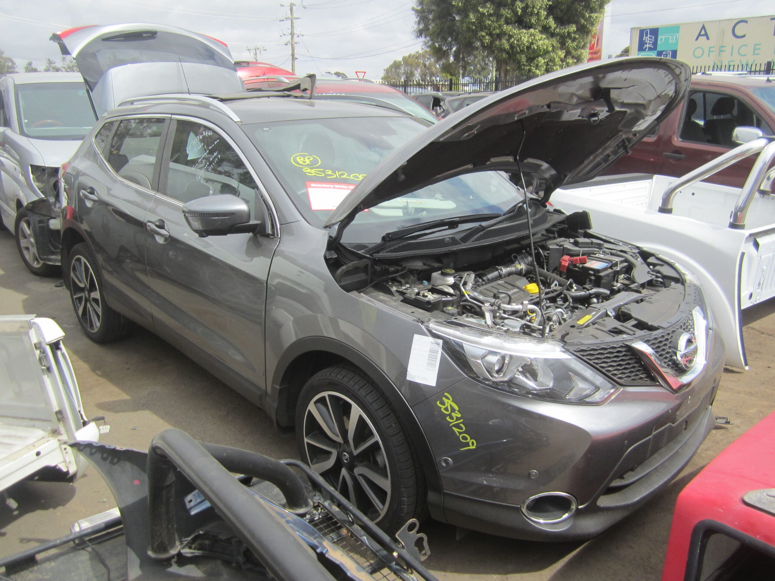 NISSAN QASHQAI J11 Ti 2L AUTO 2015 WRECKING