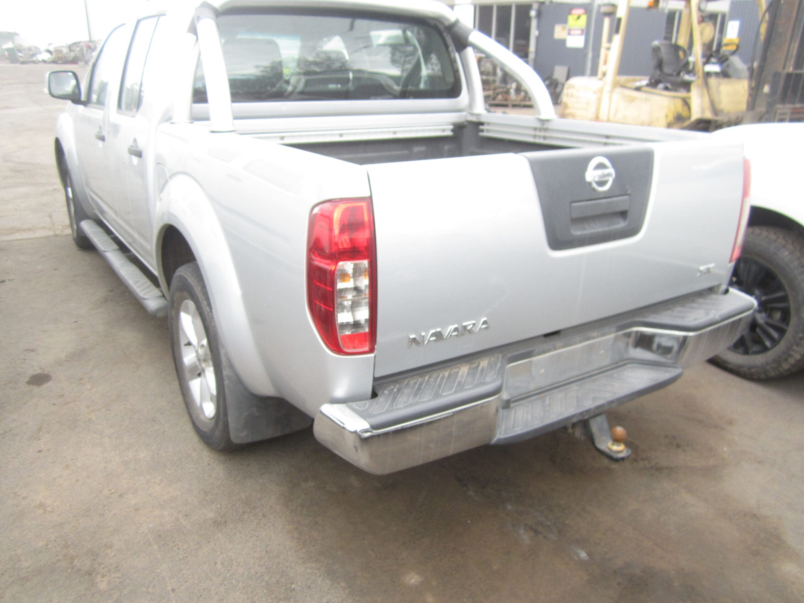 NISSAN NAVARA D40 VSK YD25 DIESEL SILVER 2012 WRECKING