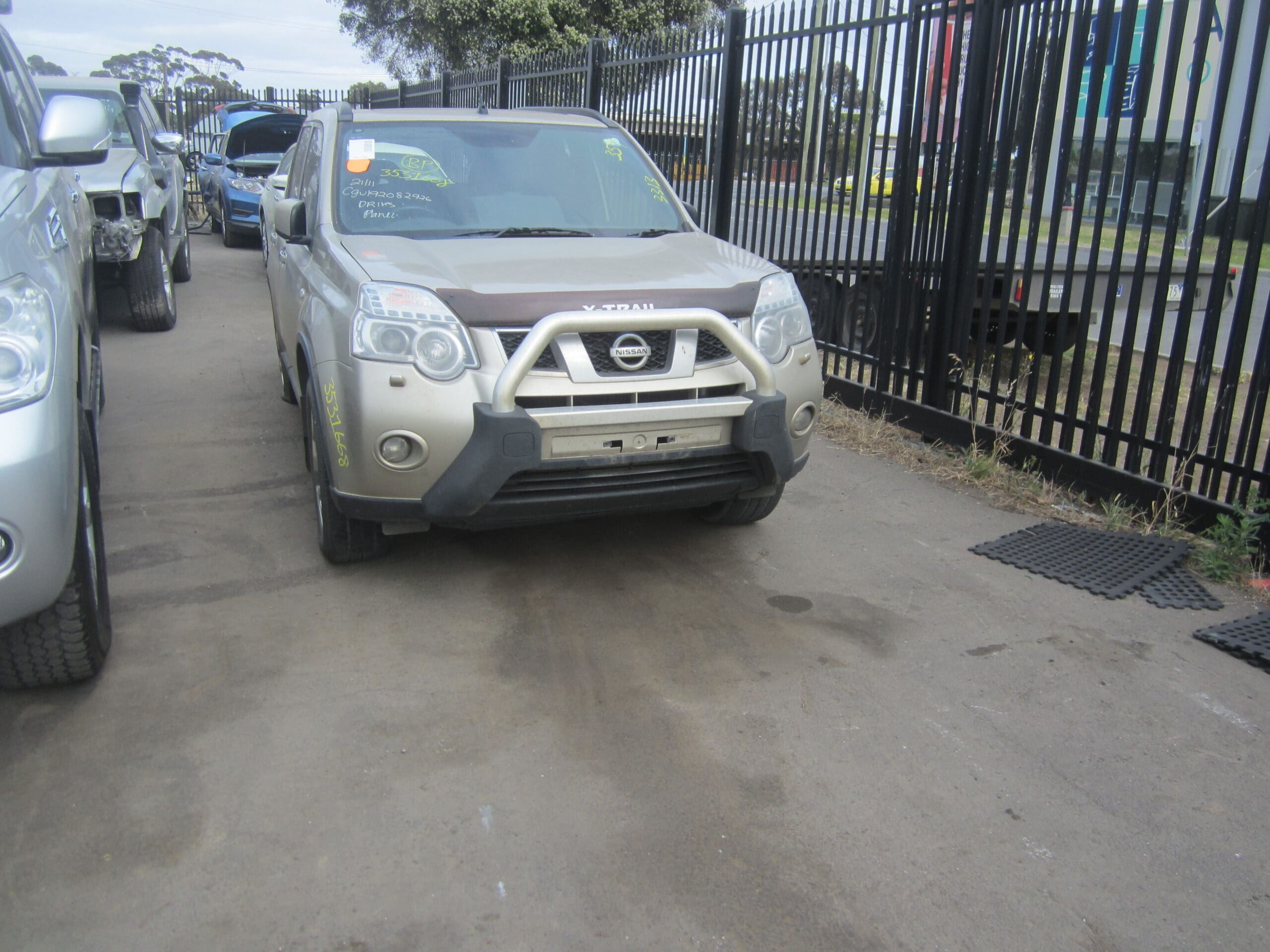 NISSAN X-TRAIL T31 DIESEL M9R 2011 WRECKING