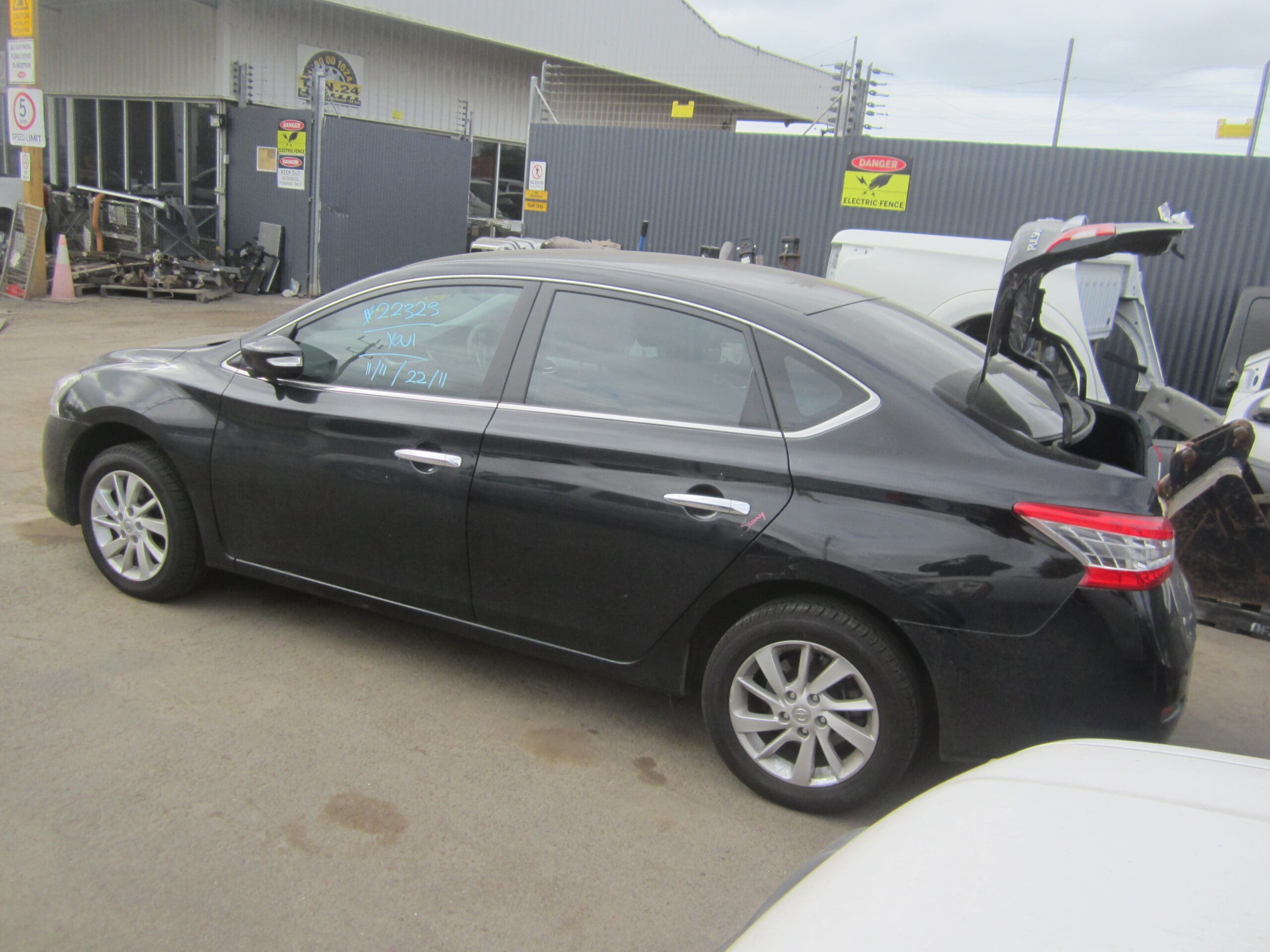 NISSAN PULSAR B17 SEDAN ST 1.8 BLACK 2013 WRECKING