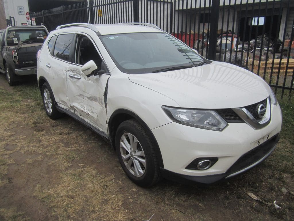 NISSAN X-TRAIL T32 ST-L QR25 WHITE 2015 WRECKING