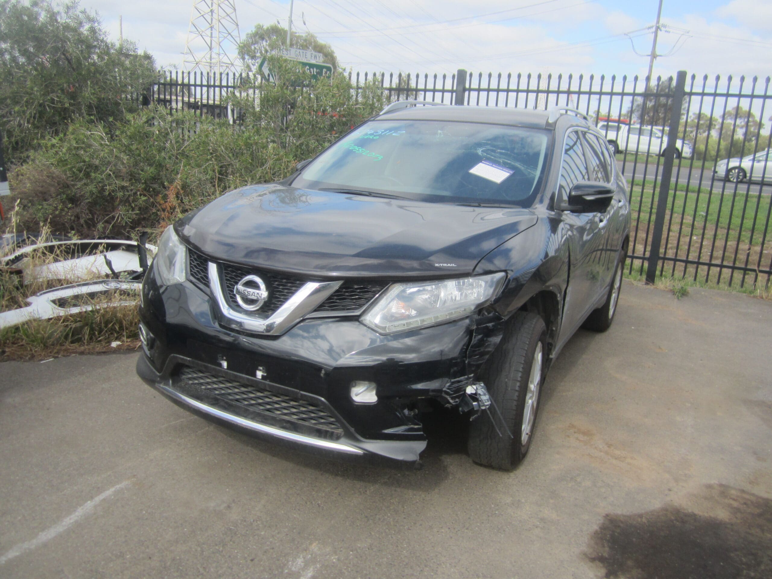 NISSAN X-TRAIL T32 ST-L S2 QR25 PETROL BLACK 2018 WRECKING