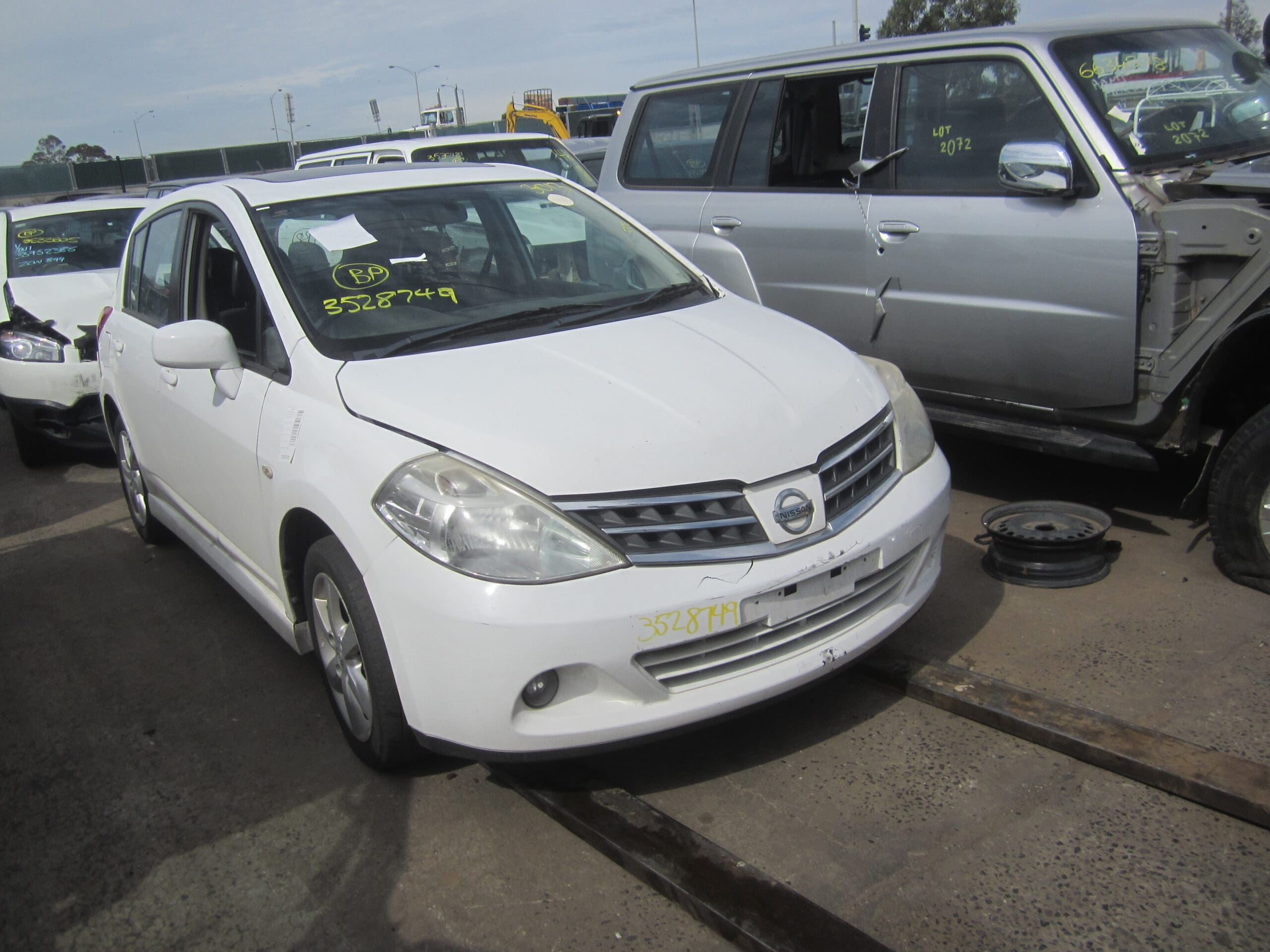 NISSAN TIIDA C11 Ti HATCH MANUAL 1.8 WHITE 2012 WRECKING