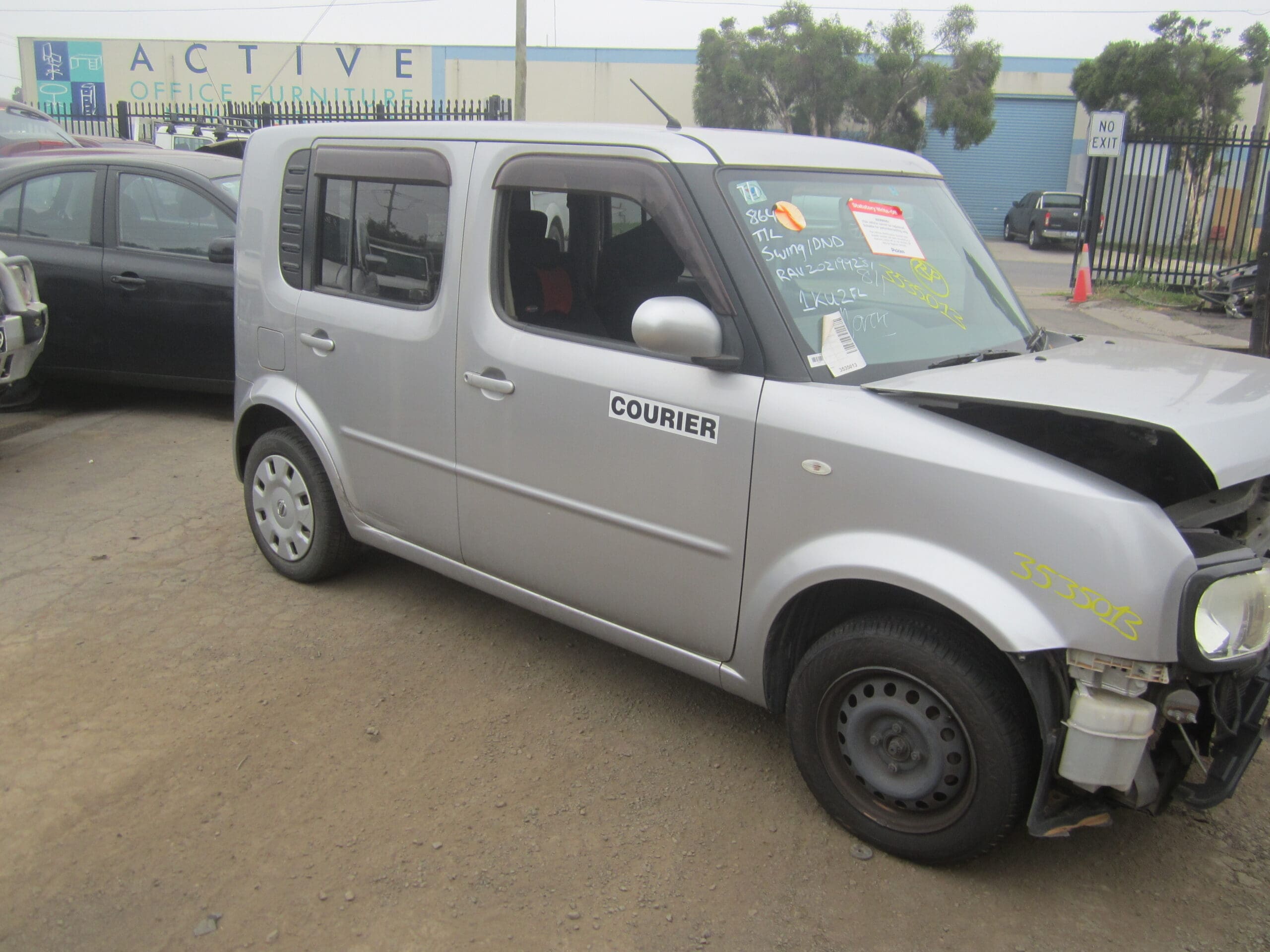 NISSAN CUBE Z11 SILVER 2005 WRECKING
