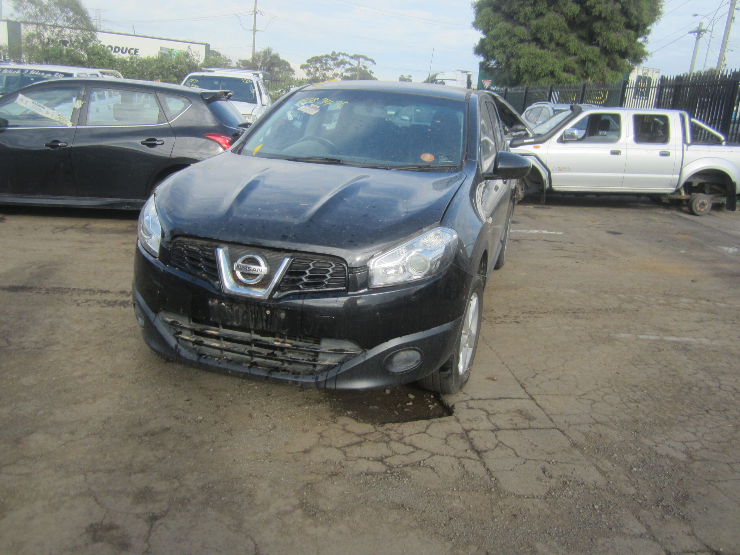 NISSAN DUALIS J10 ST AUTO 5 SEAT 2L BLACK 2011 WRECKING