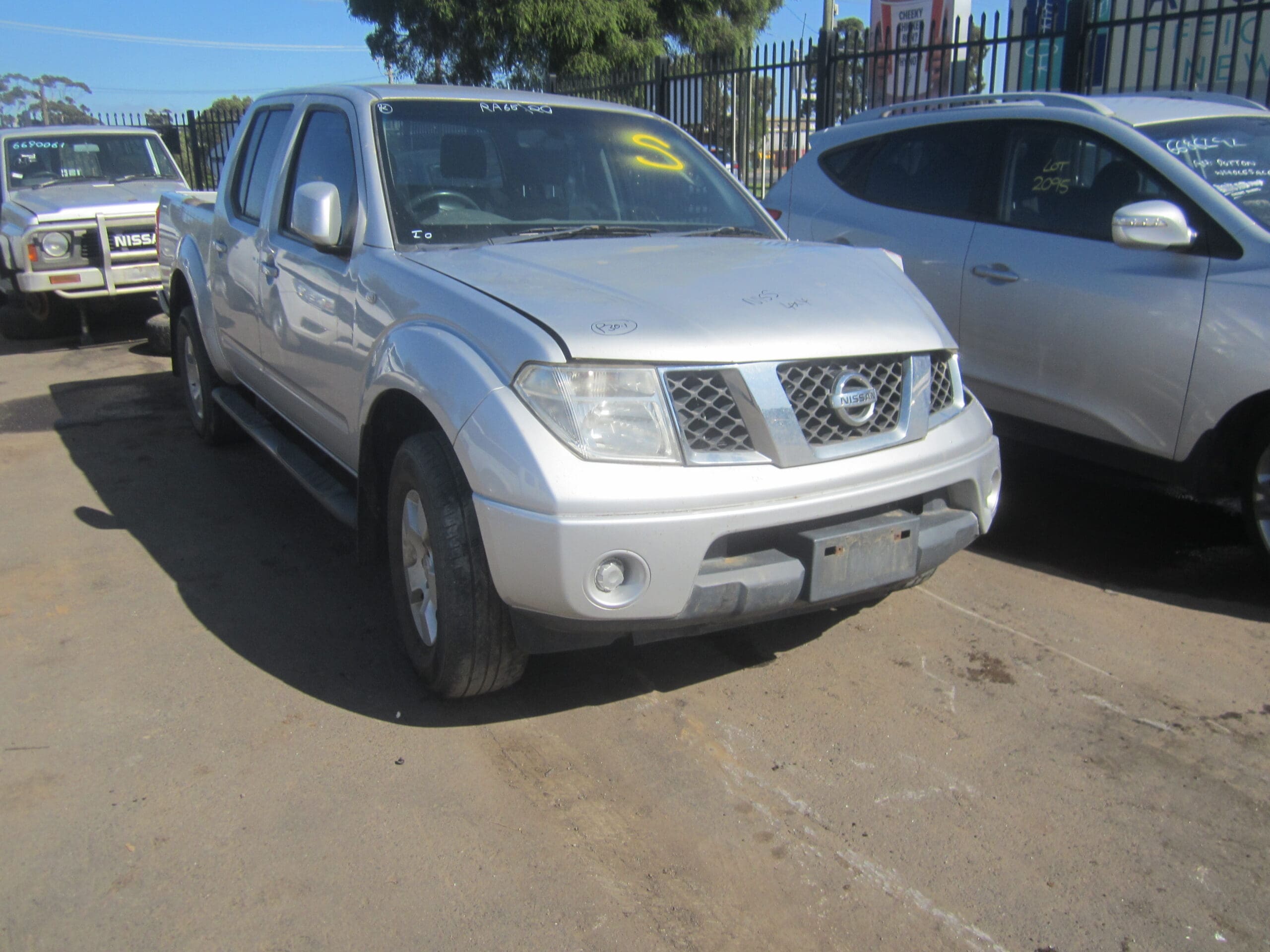 NAVARA D40 MNT THAI BUILD YD25 DIESEL MANUAL SILVER 2009 WRECKING