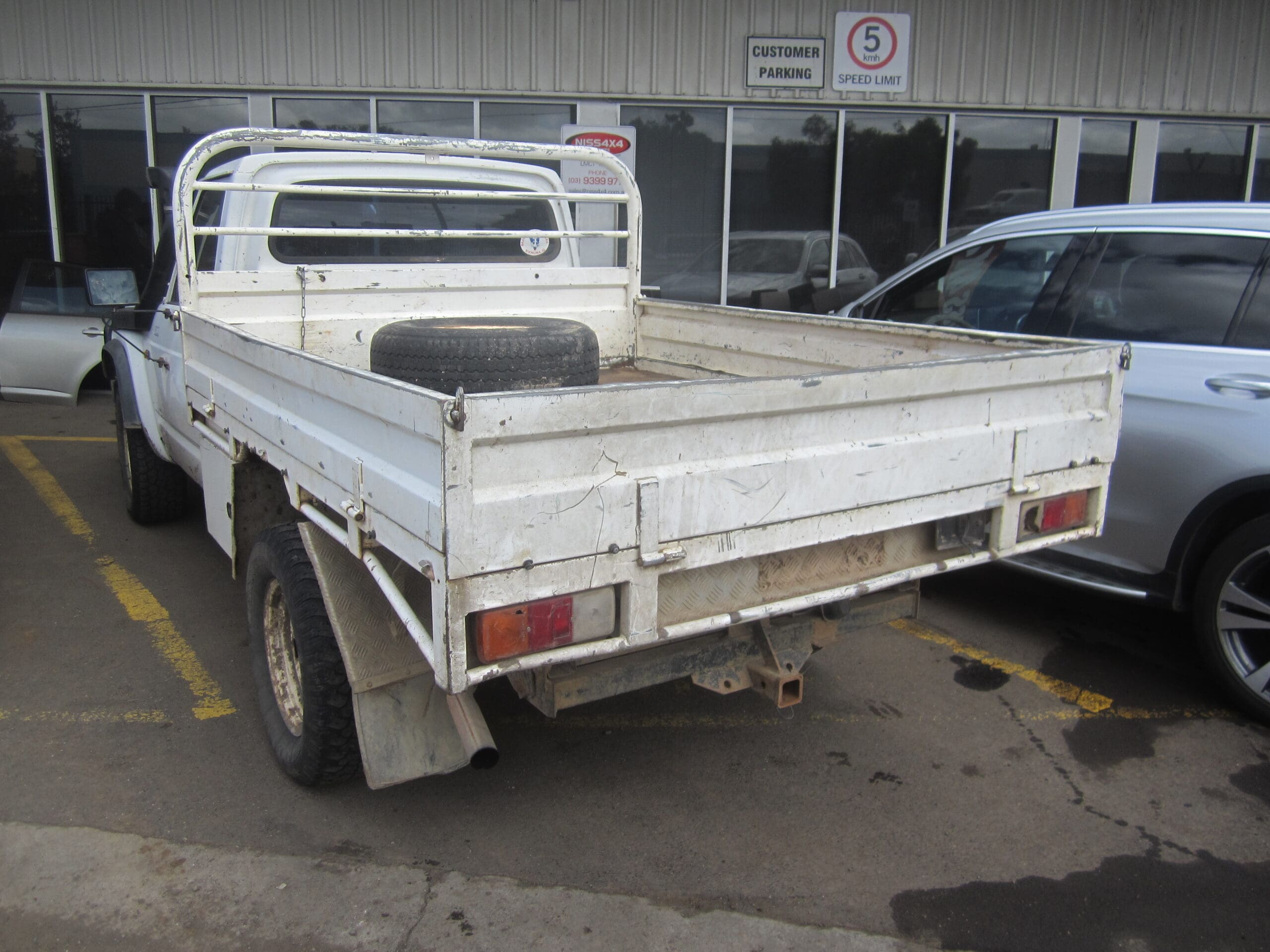 NISSAN PATROL GQ Y60 SERIES TD42 DIESEL UTE WHITE WRECKING