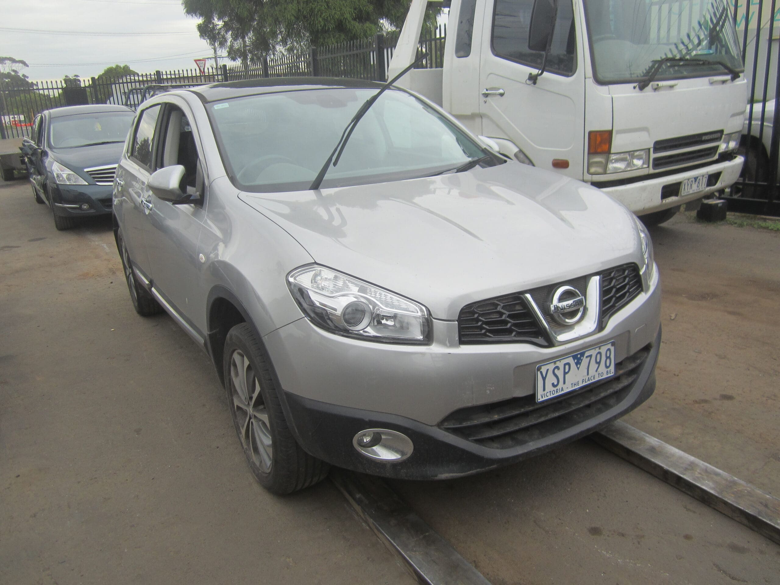 NISSAN DUALIS J10 Ti 5 SEAT 2.0 PETROL SILVER 2013 WRECKING