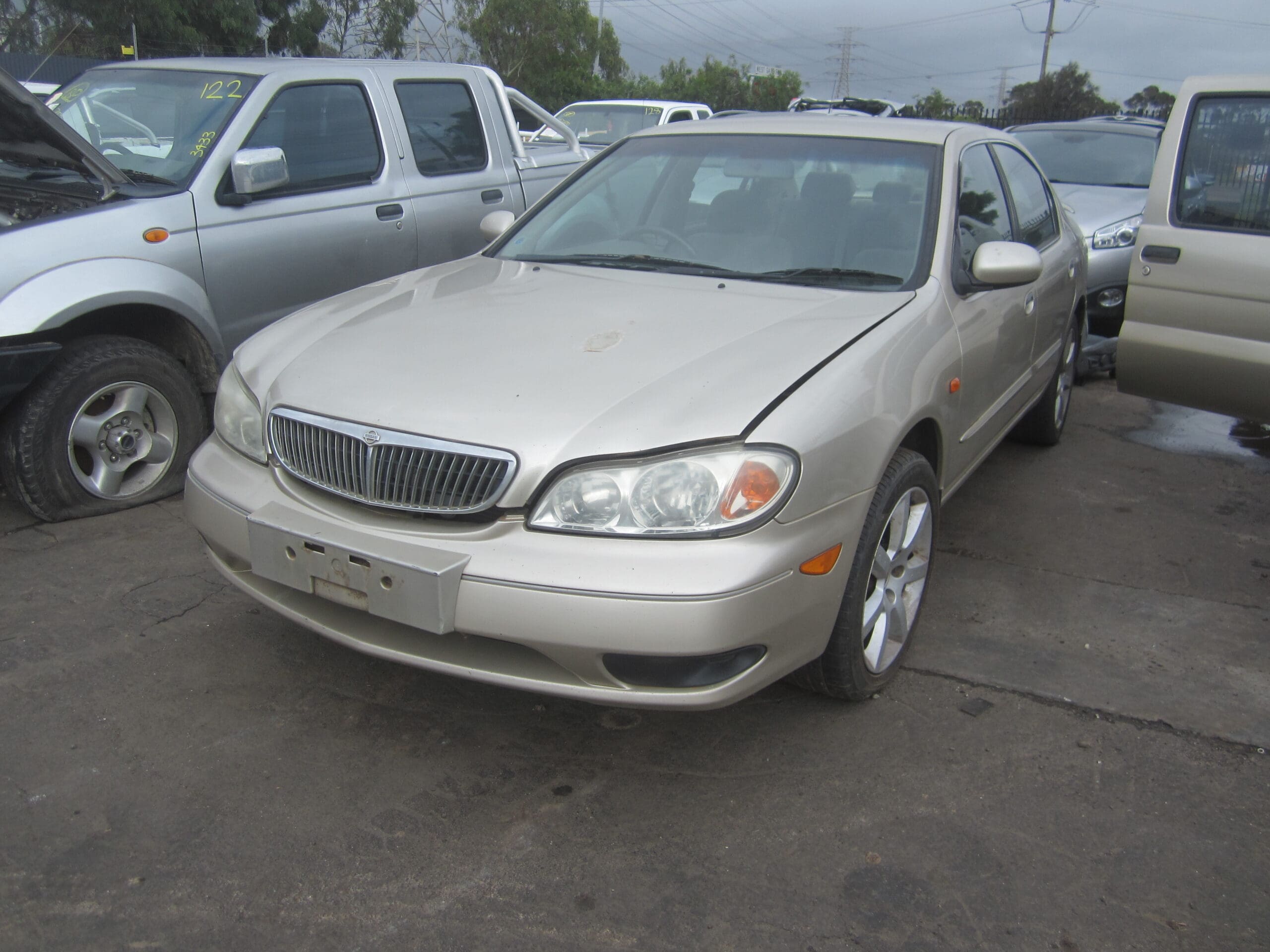 NISSAN MAXIMA A33 ST V6 AUTO 2000 WRECKING