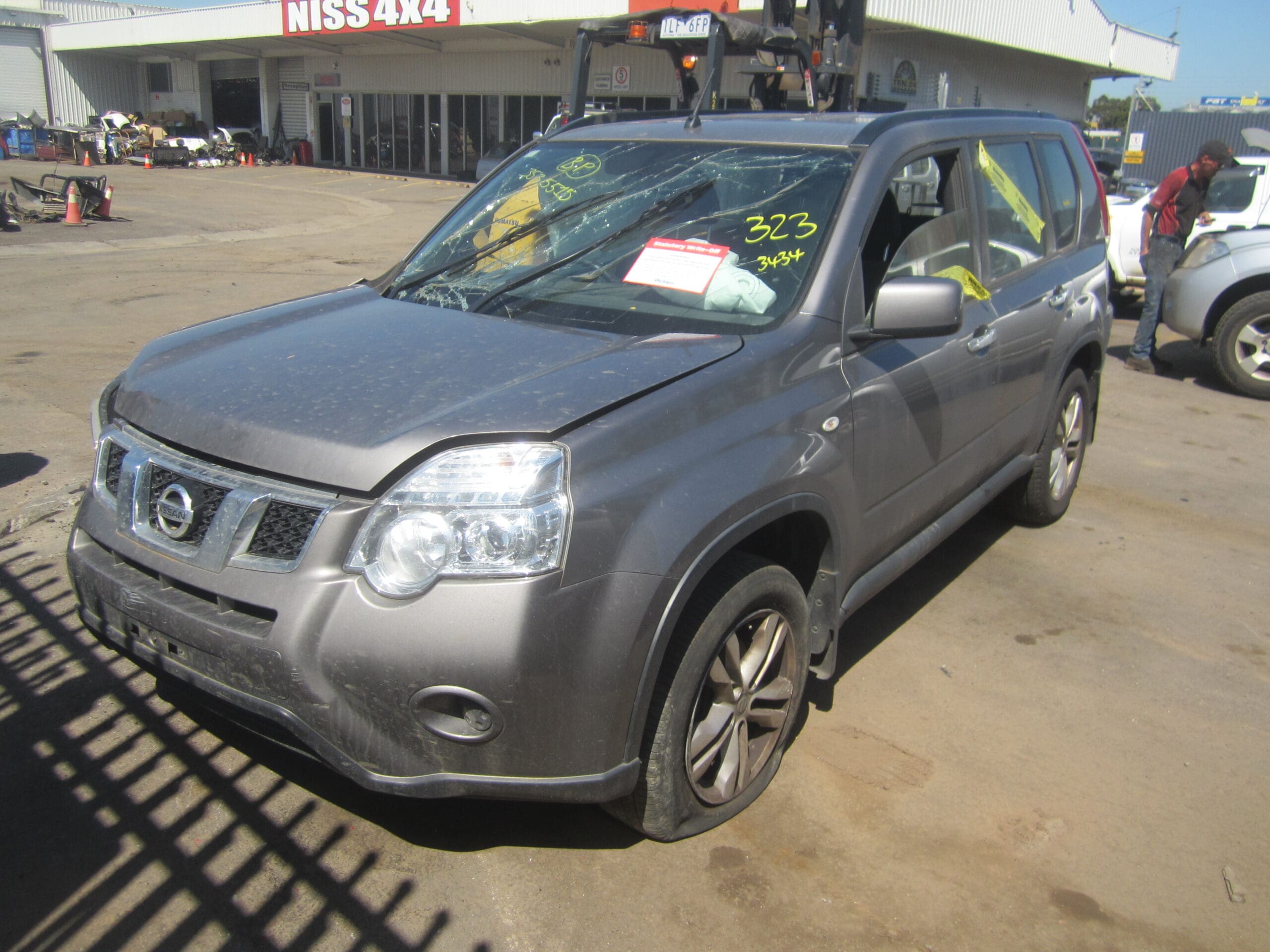 NISSAN X-TRAIL T31 SERIES 2 QR25 SILVER 2012 WRECKING
