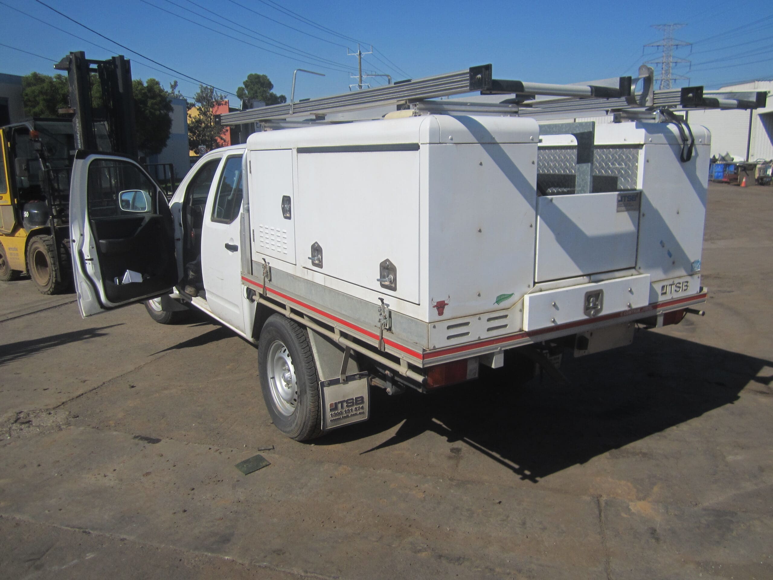 NISSAN NAVARA D40 MNT THAI DIESEL TOOLBOX TRAY 2011 WRECKING