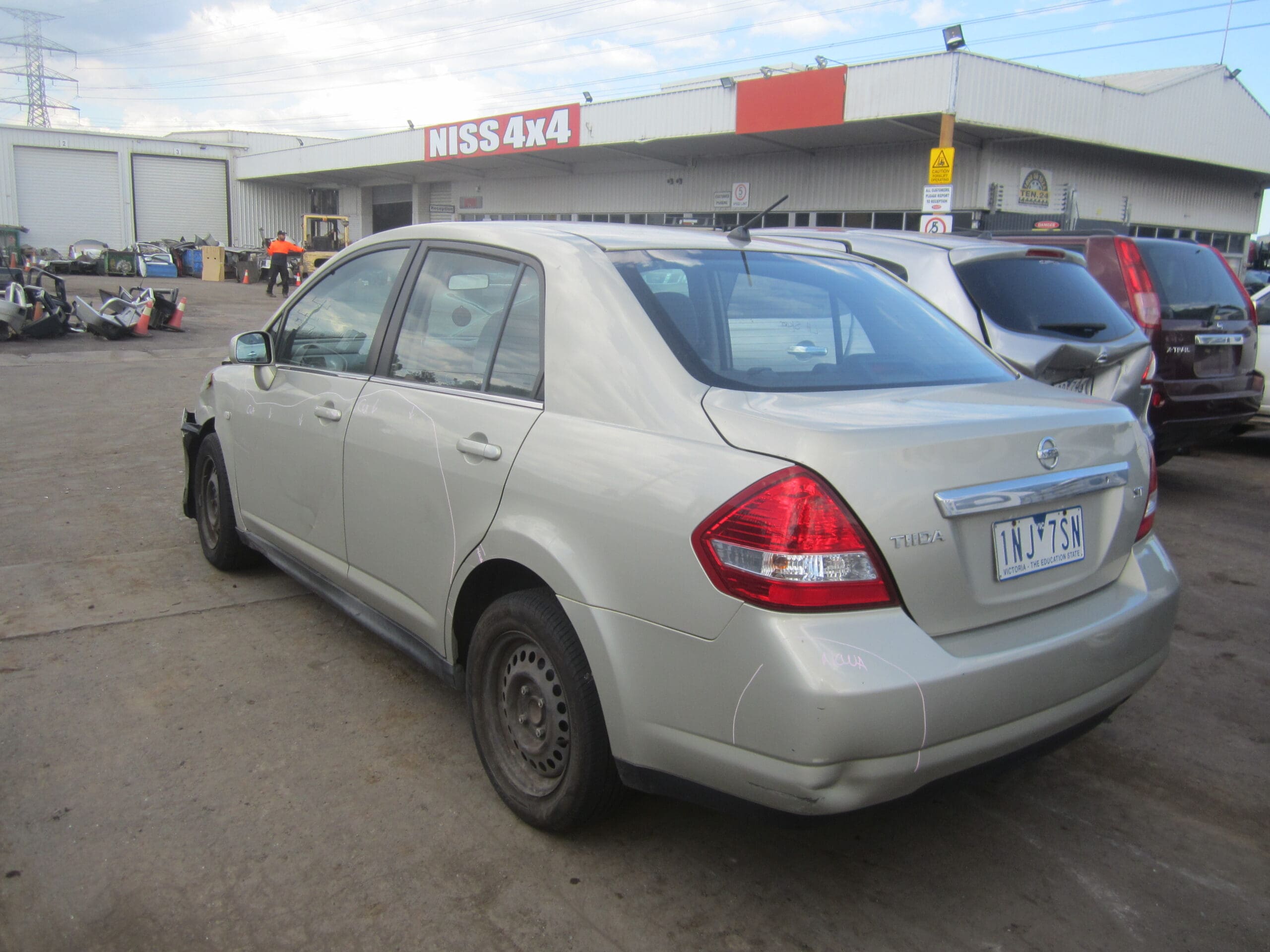 NISSAN TIIDA C11 ST SEDAN 1.8 SILVER 2010 WRECKING