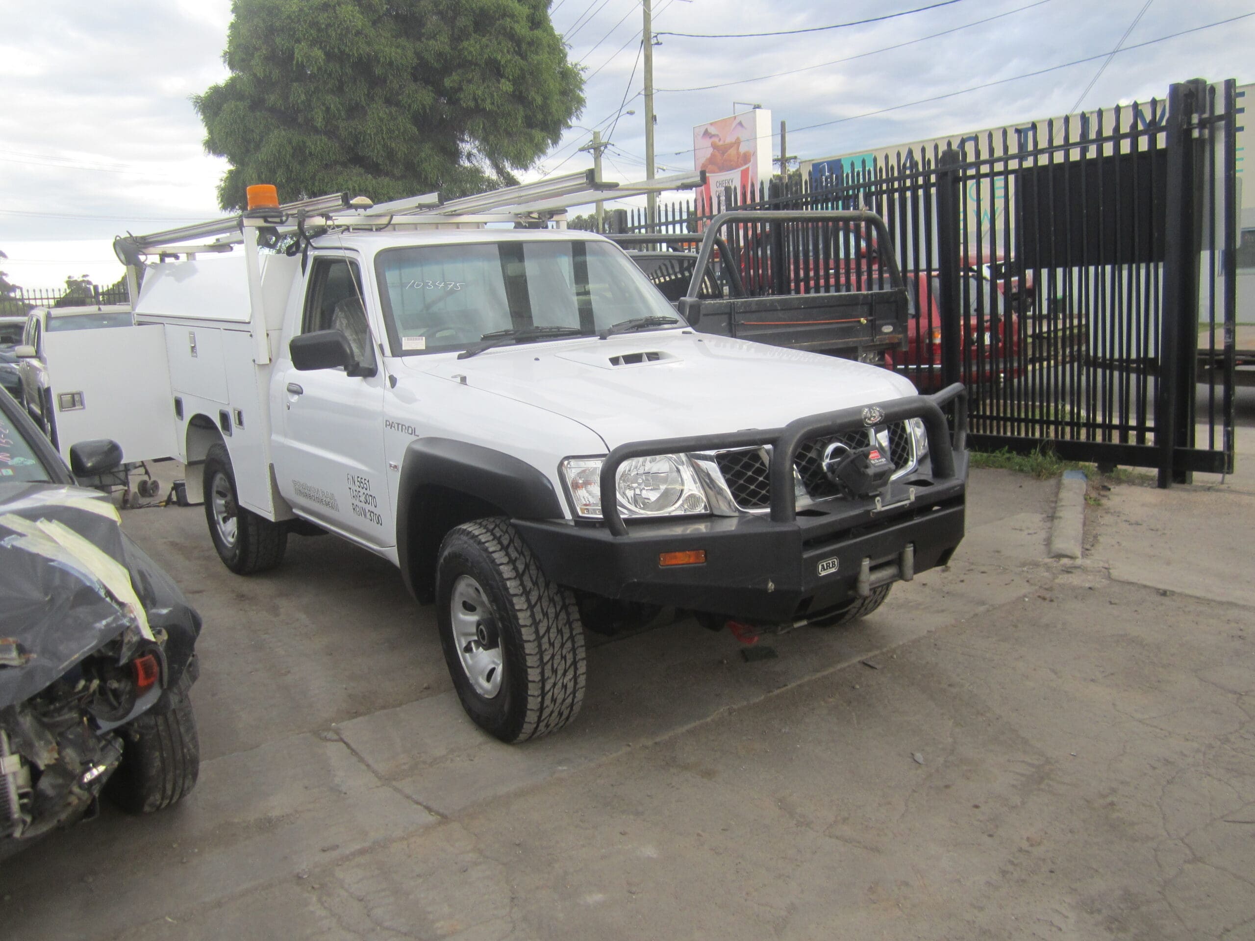 NISSAN PATROL Y61 GU CAB CHASSIS UTE ZD30 COMM RAIL TOOBOX TRAY