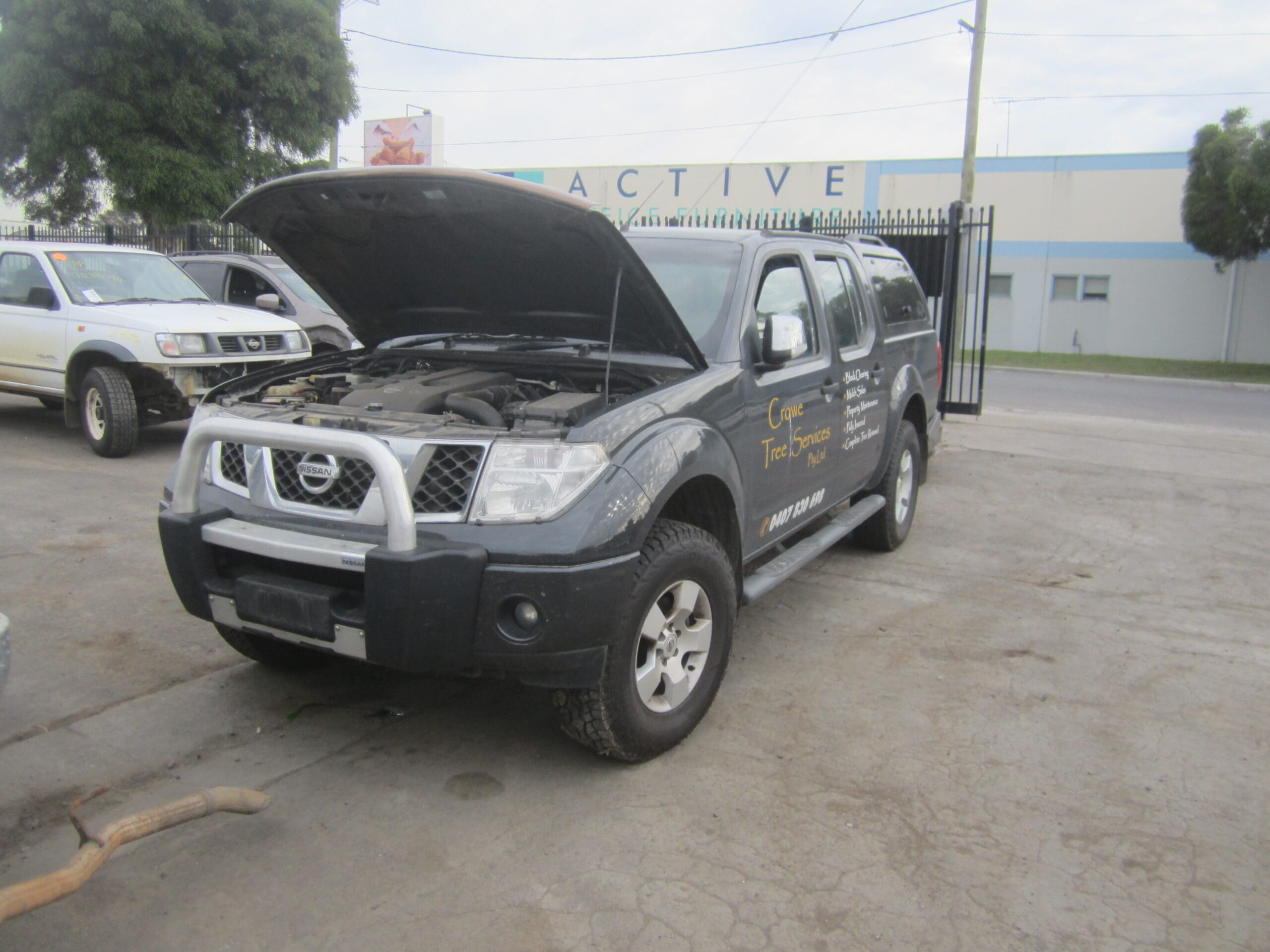 NISSAN NAVARA D40 VSK SPAIN YD25 DIESEL BLACK CANOPY 2009 WRECKING