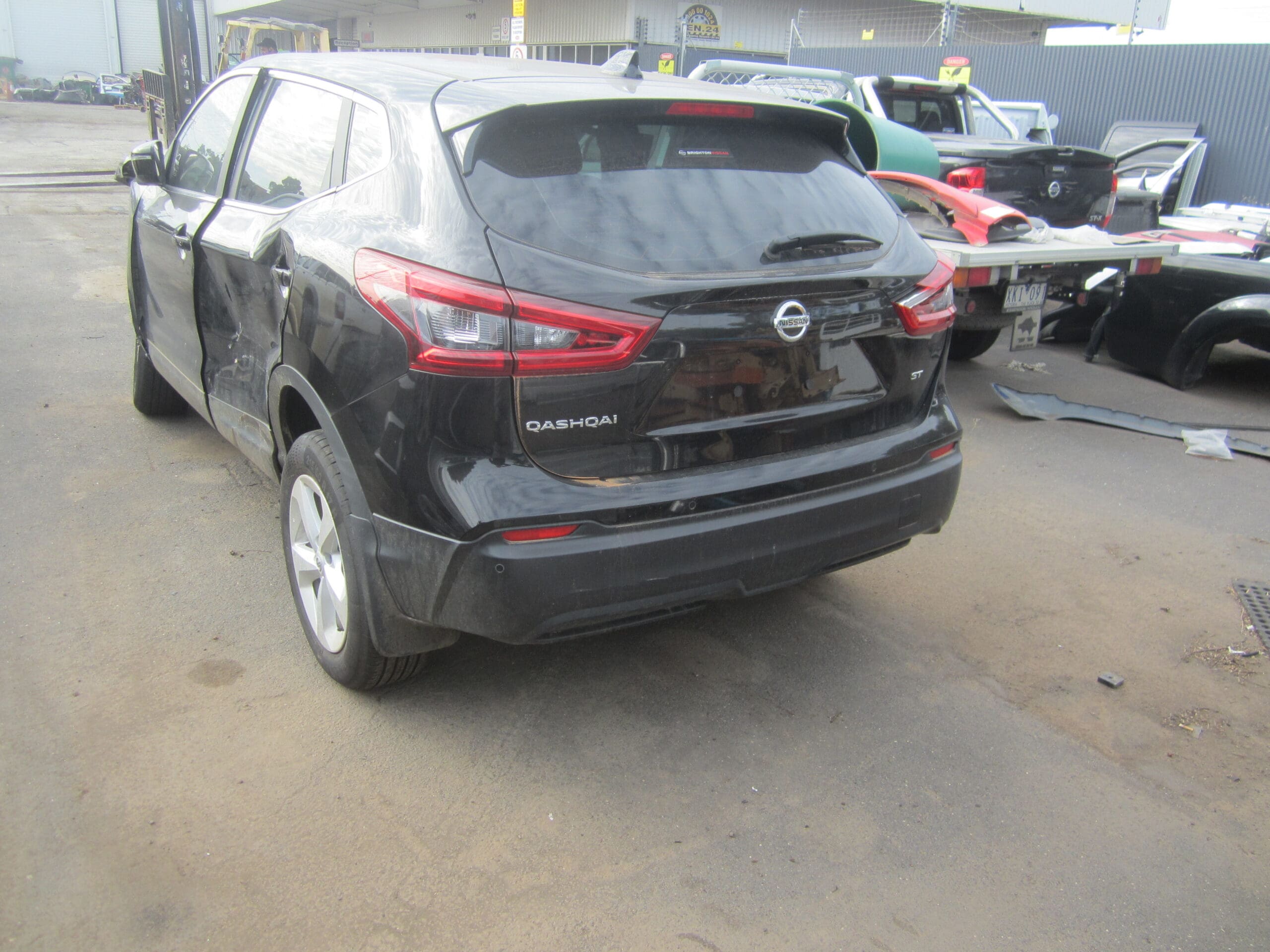 NISSAN QASHQAI J11 ST SERIES 2 2.0L BLACK 2018 WRECKING