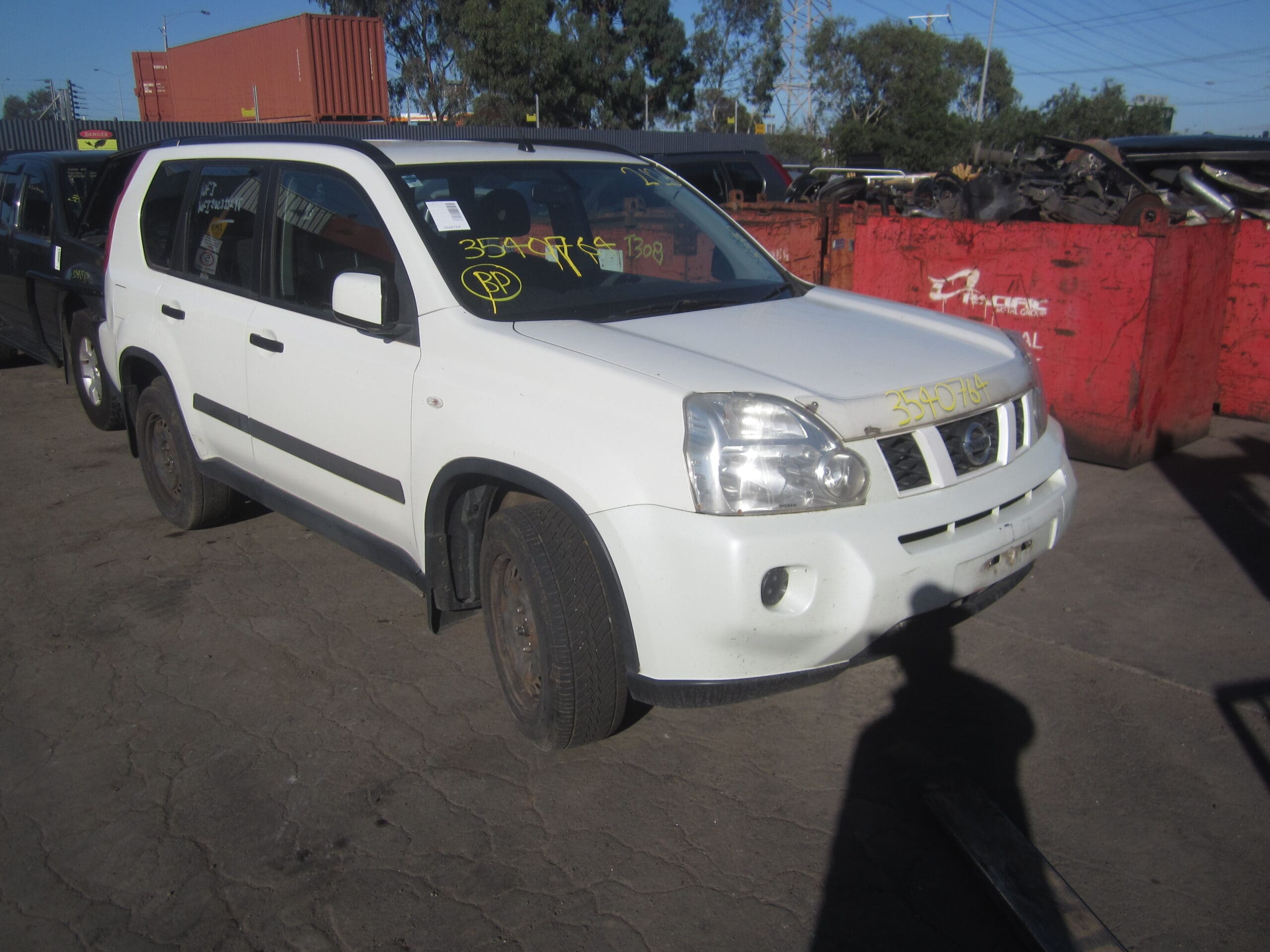 NISSAN X-TRAIL T31 SERIES 1 QR25 PETROL WHITE 2008 WRECKING