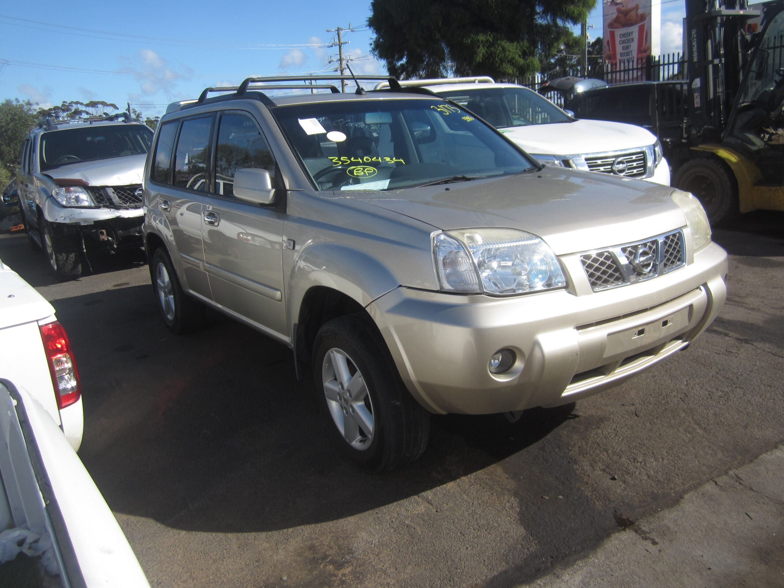 NISSAN X-TRAIL T30 QR25 ENGINE 4X4  2005 WRECKING