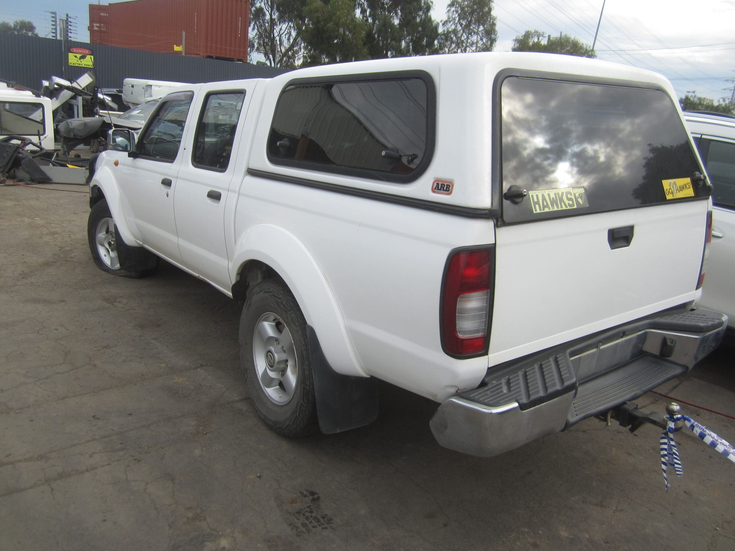 NISSAN NAVARA D22 ST-R YD25 DIESEL WHITE 2010 WRECKING