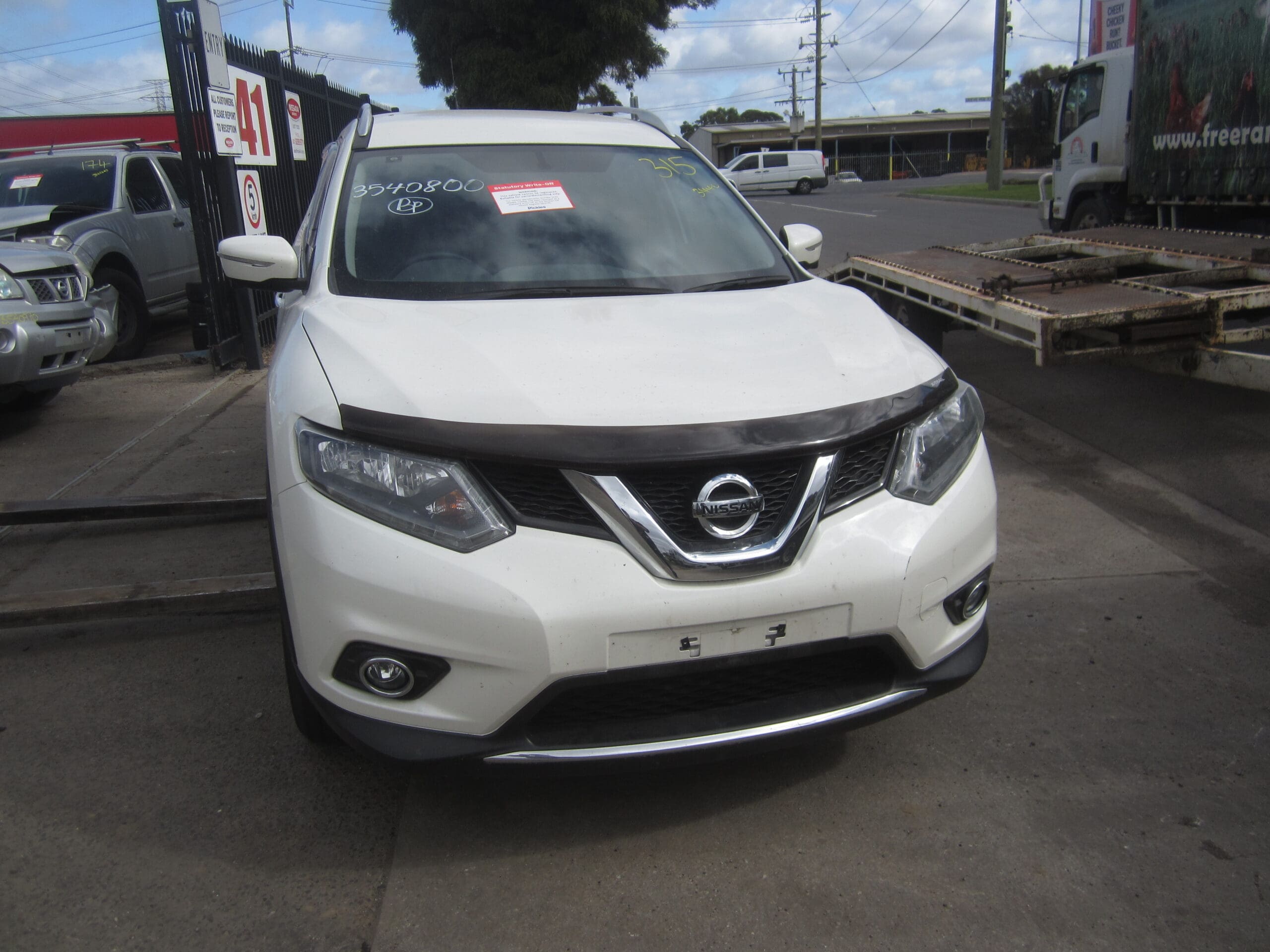 NISSAN X-TRAIL T32 ST-L 2WD WHITE 2015 WRECKING