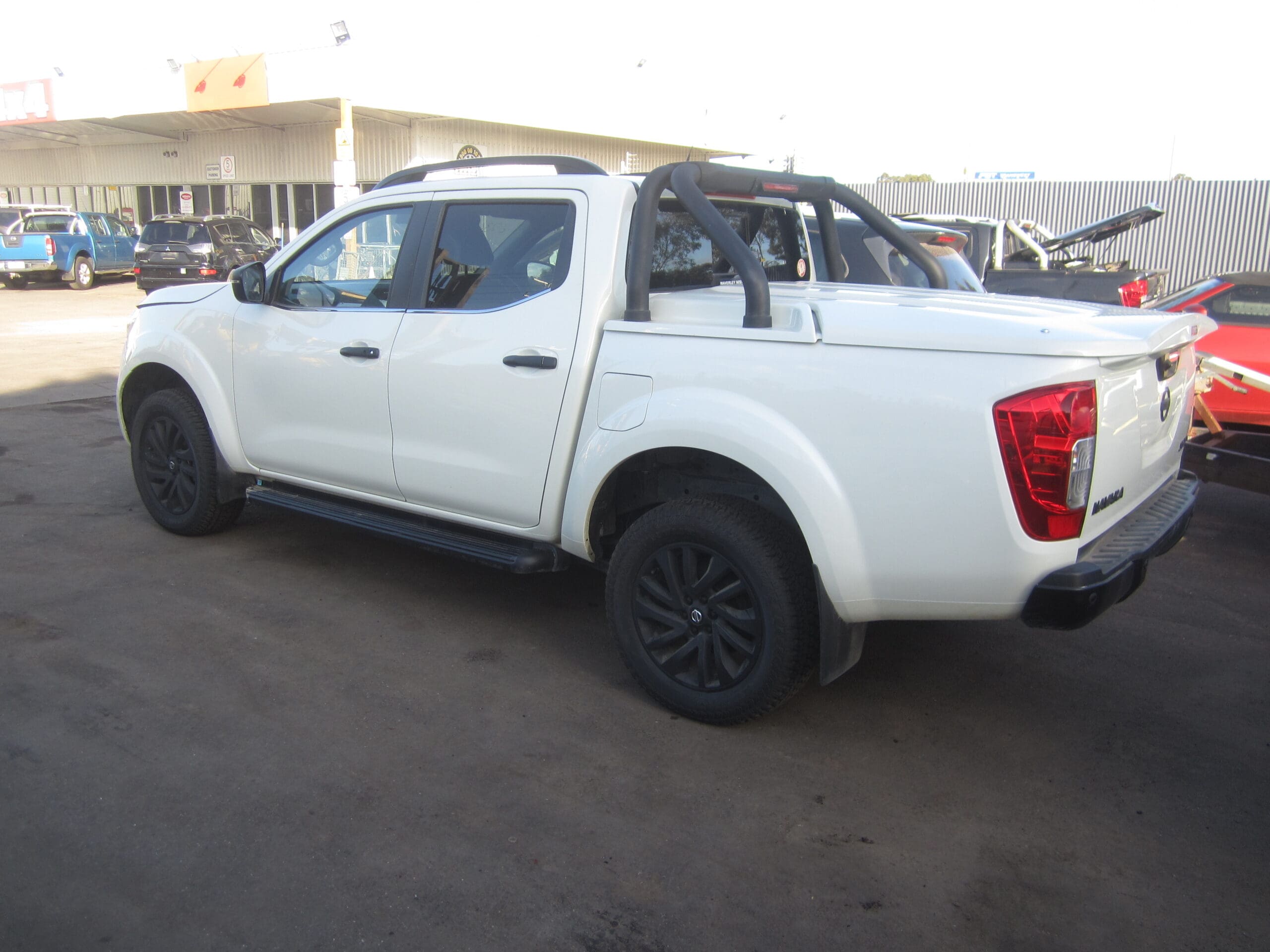 NISSAN NAVARA D23 NP300 ST-X TURBO DIESEL DUALCAB 2019 WRECKING