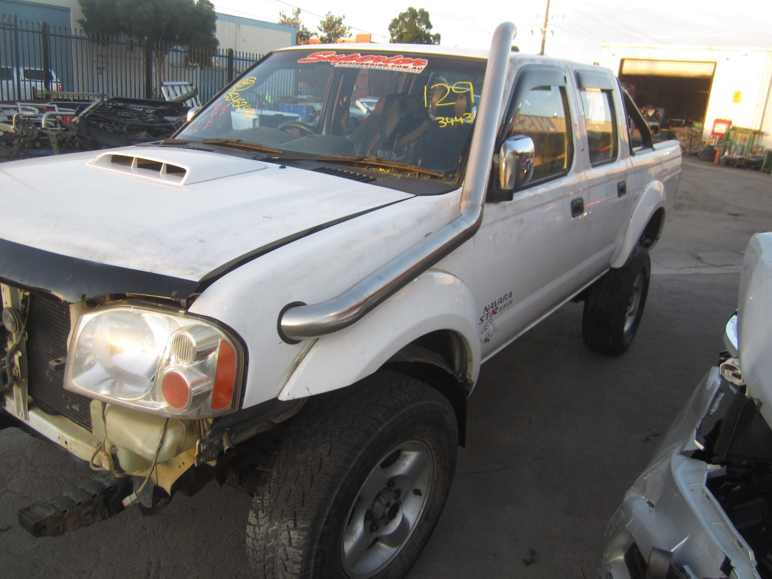 NISSAN NAVARA D22 ST-R YD25 DIESEL WHITE 2012 WRECKING