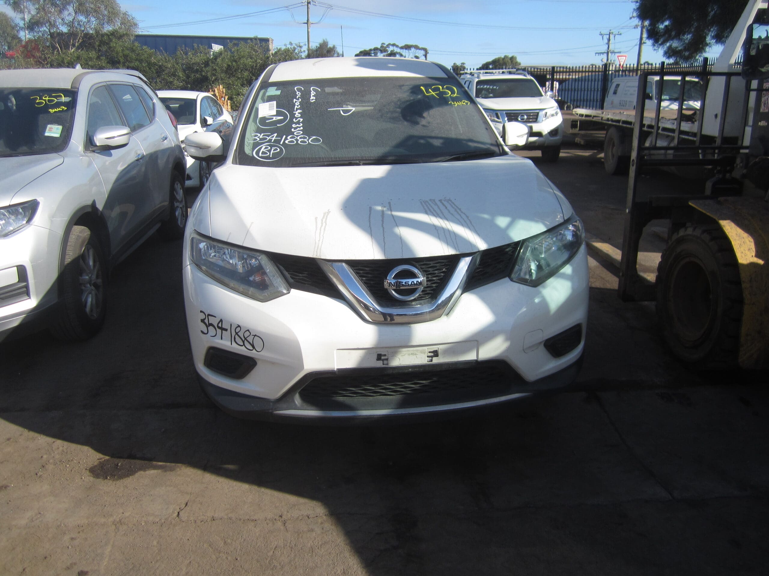 NISSAN X-TRAIL T32 ST SERIES 1 QR25 WHITE 2016 WRECKING